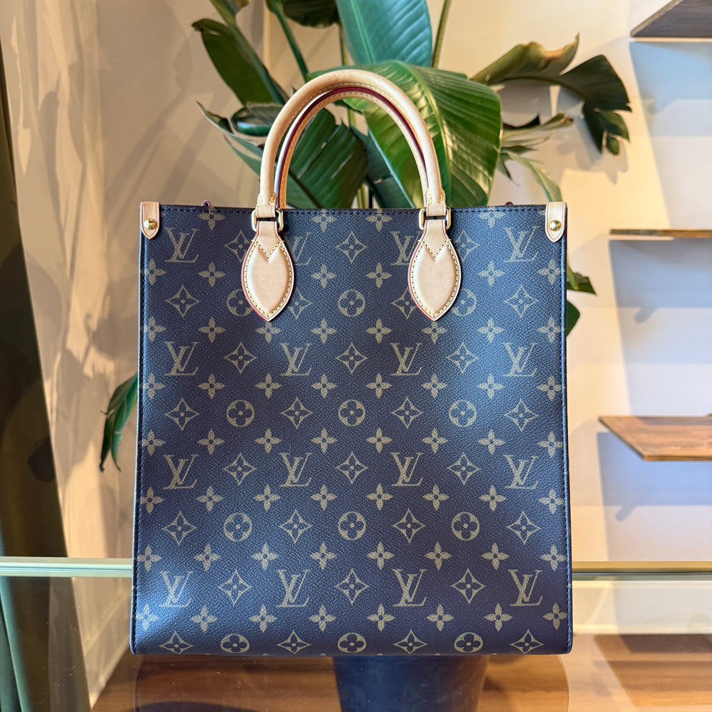 LOUIS VUITTON Monogram Sac Plat NM