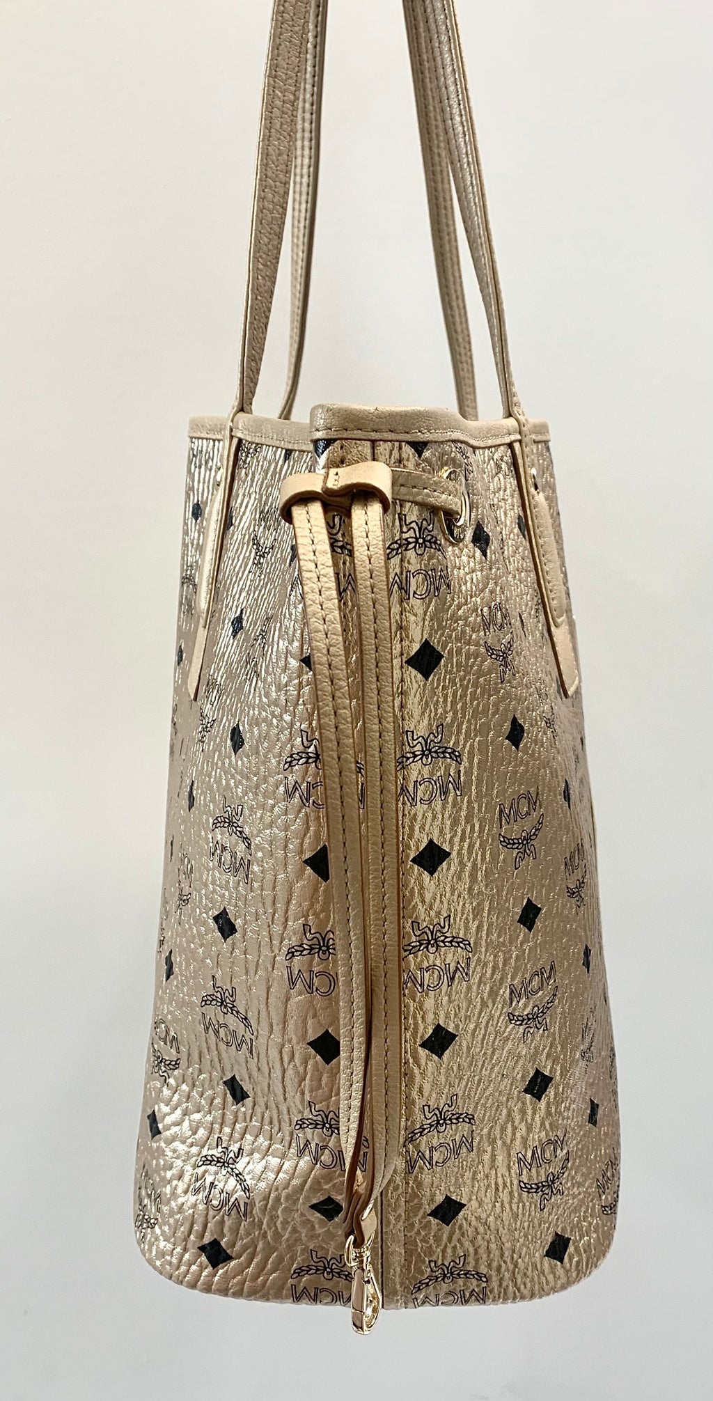 MCM METALLIC VISETOS MEDIUM LIZ REVERSIBLE TOTE