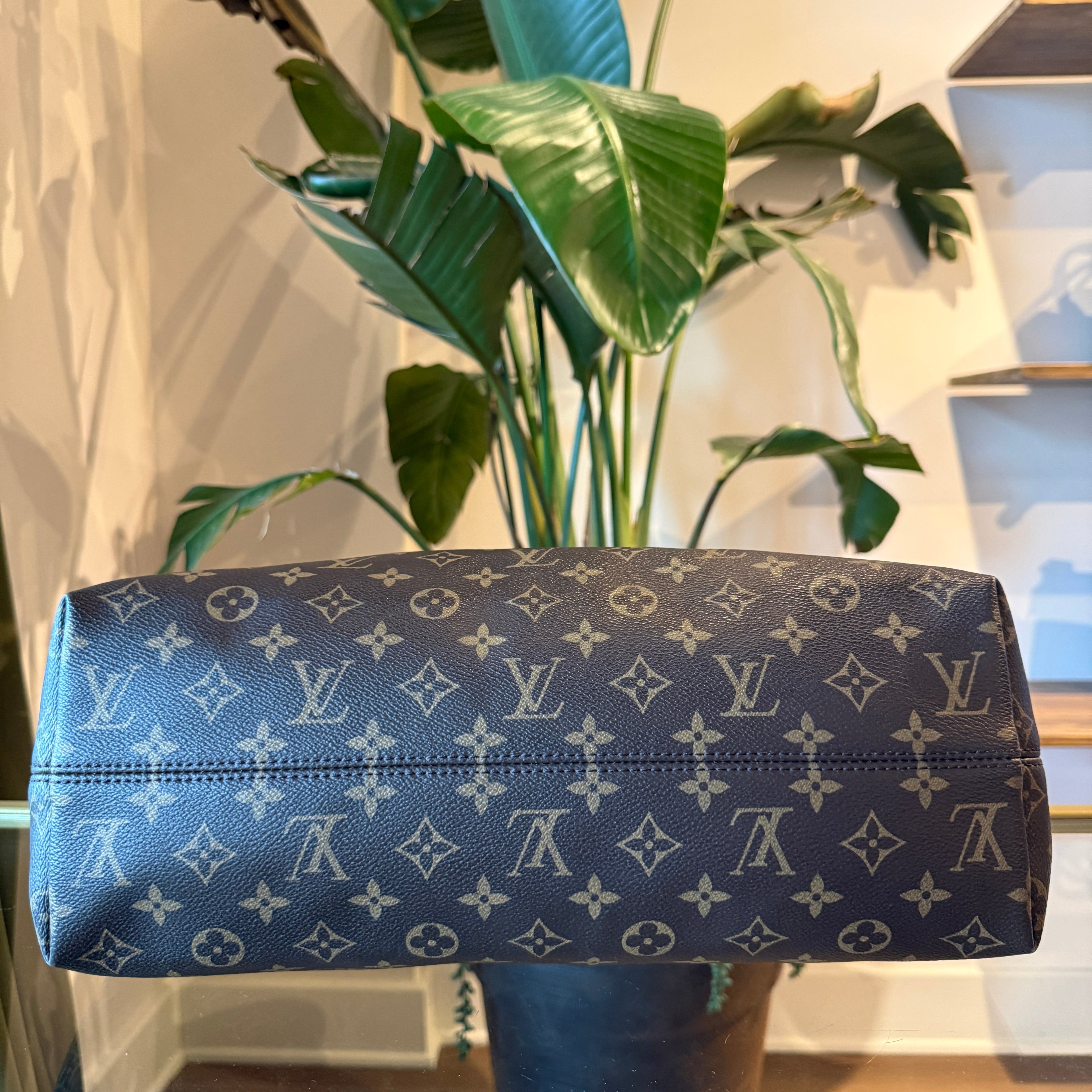 LOUIS VUITTON Monogram Graceful MM