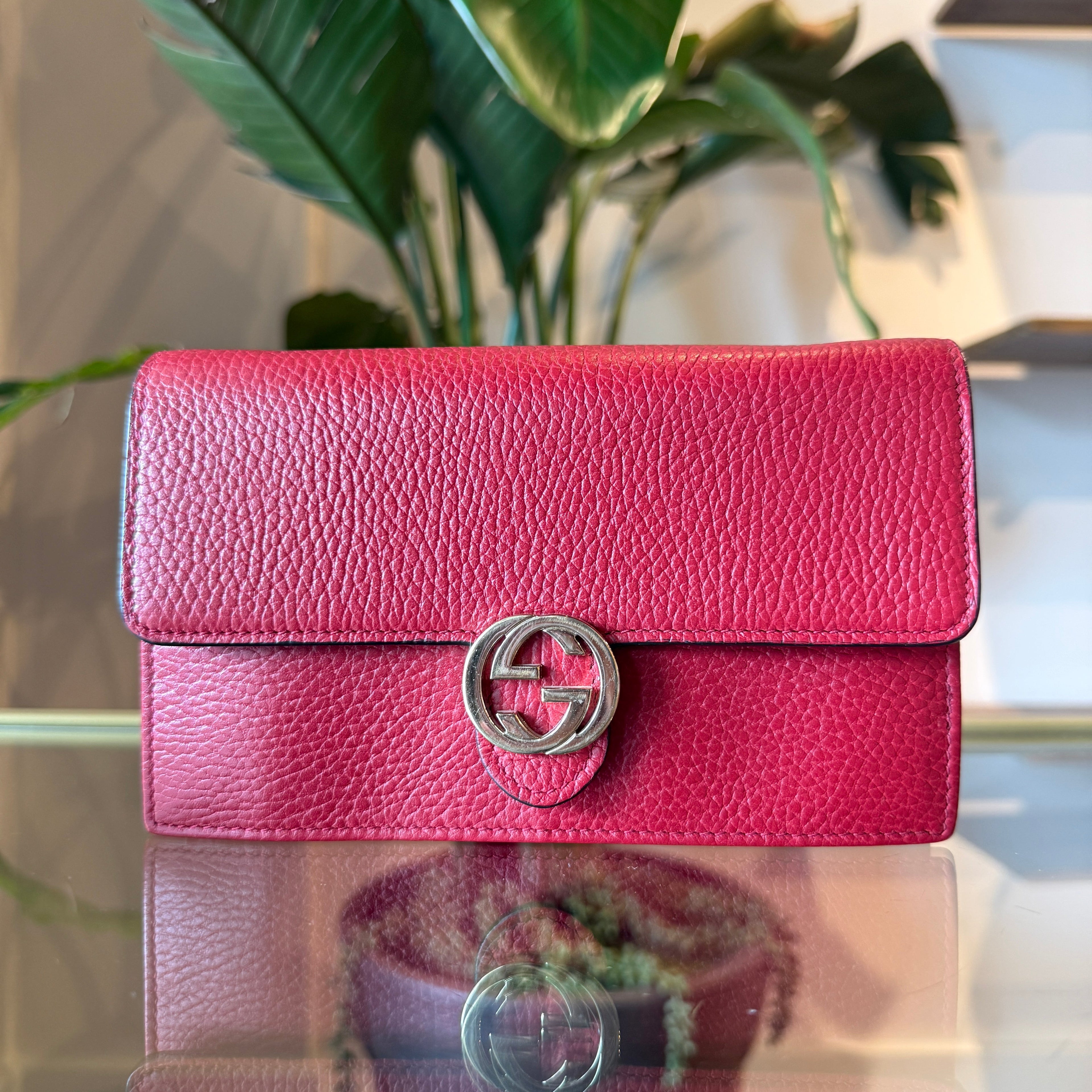 GUCCI GG Interlocking Wallet on Chain