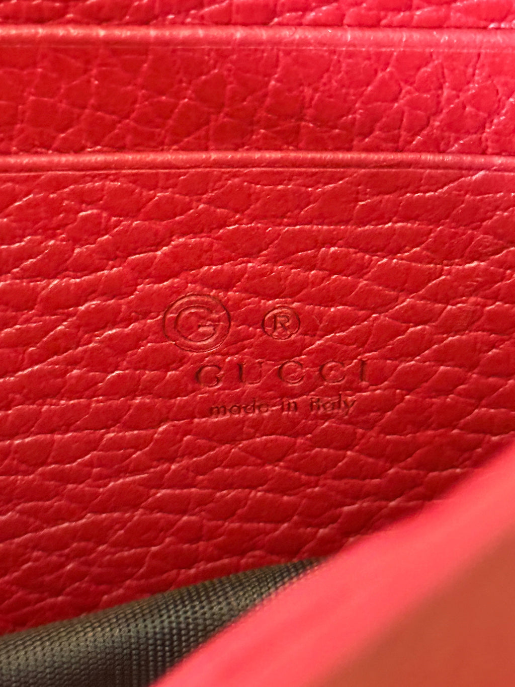 GUCCI GG Interlocking Wallet on Chain
