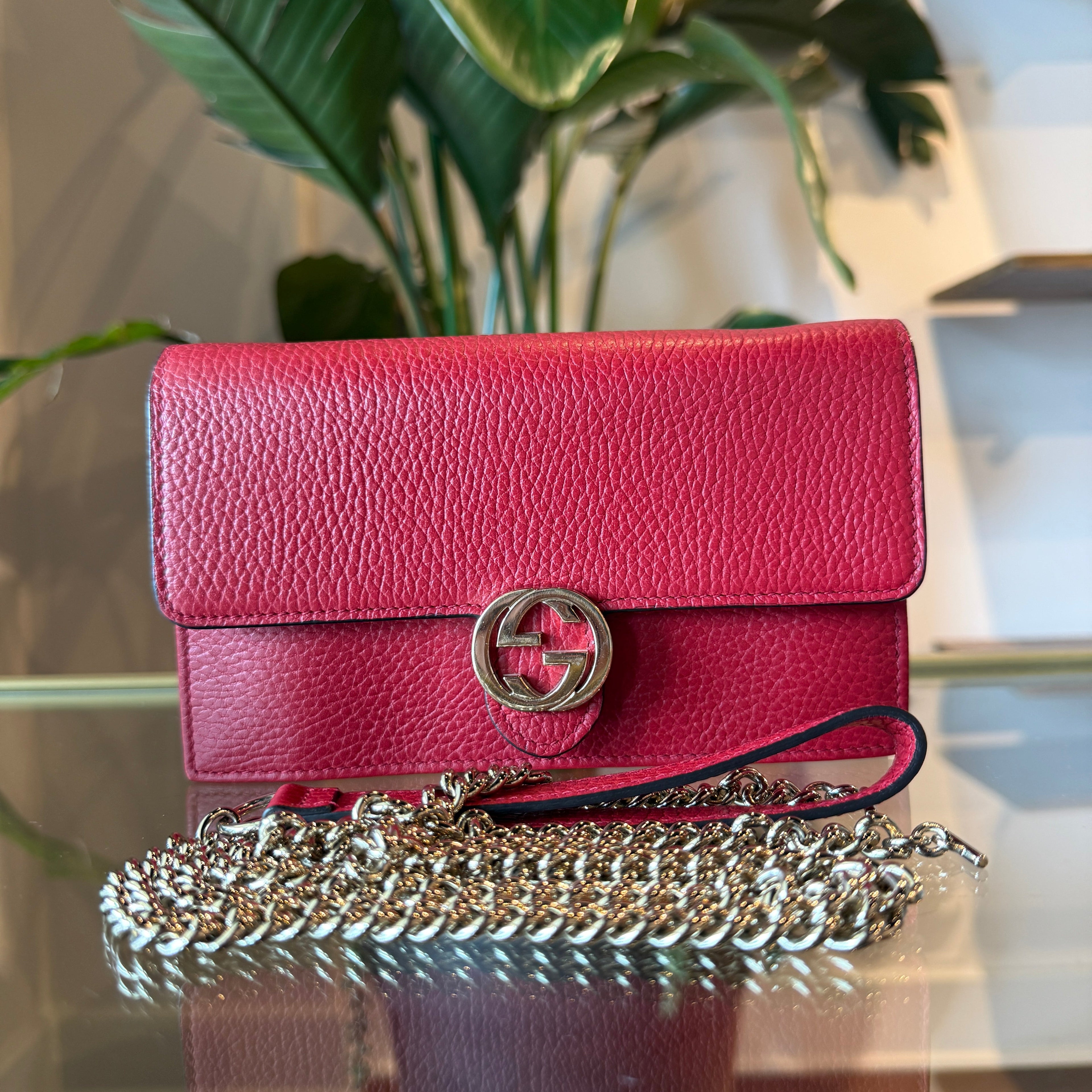 GUCCI GG Interlocking Wallet on Chain