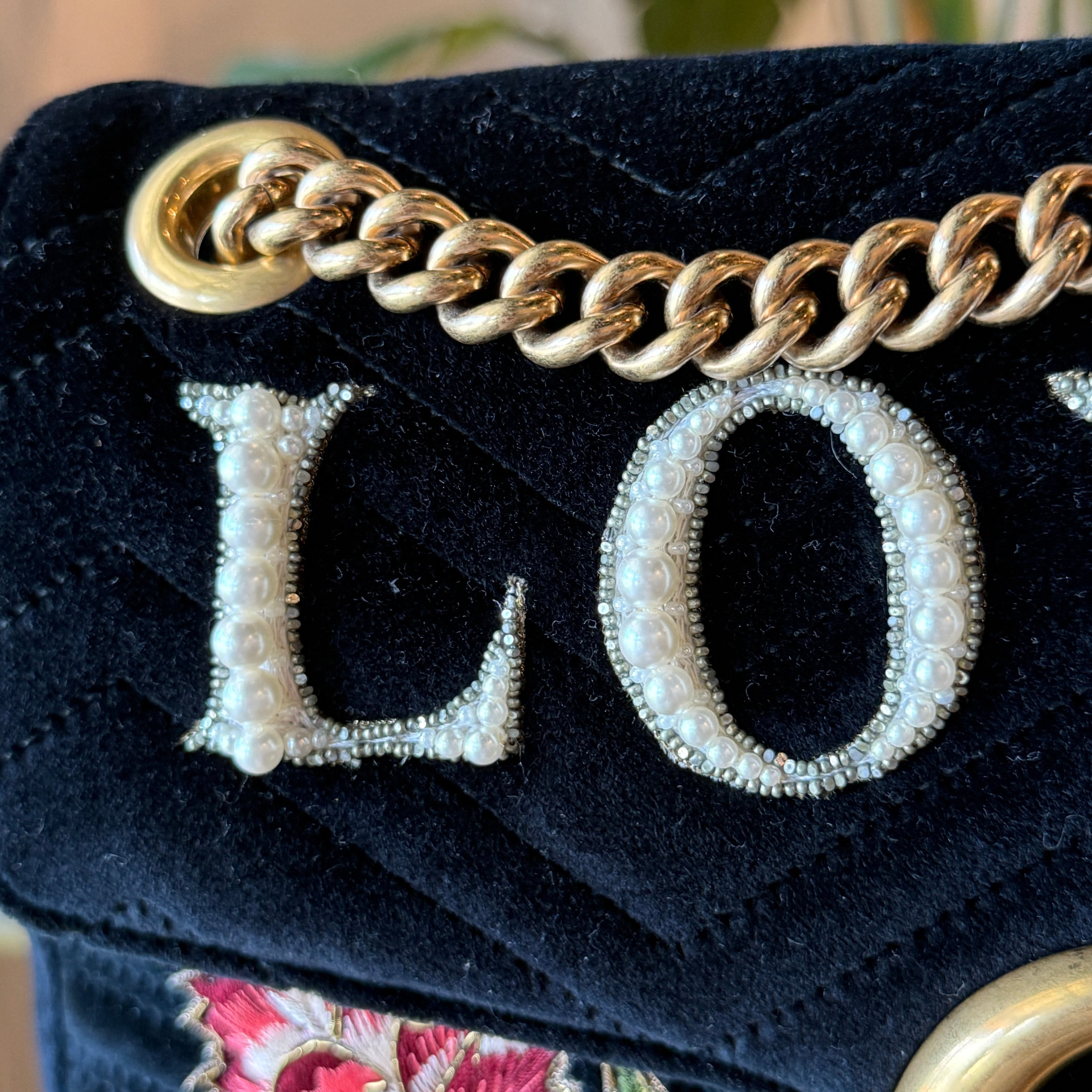 GUCCI GG Marmont LOVED Velvet Medium