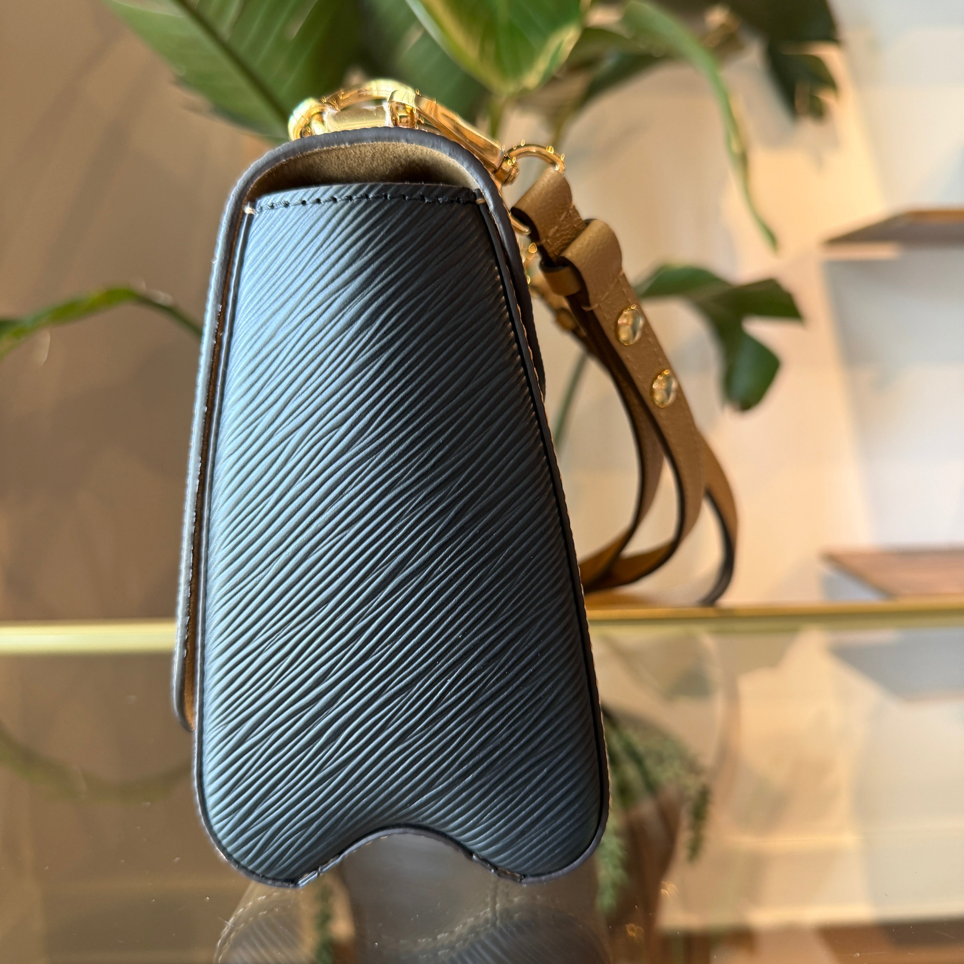 LOUIS VUITTON Epi Twist MM