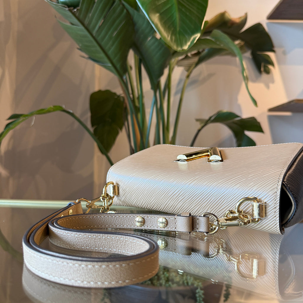 LOUIS VUITTON Epi Twist MM