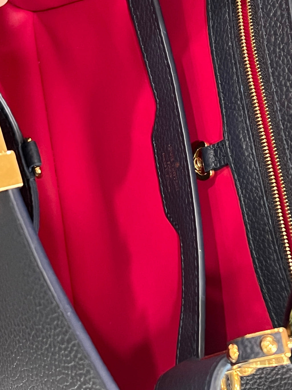 LOUIS VUITTON CAPUCINES MURANO MM TAURILLON RESIN