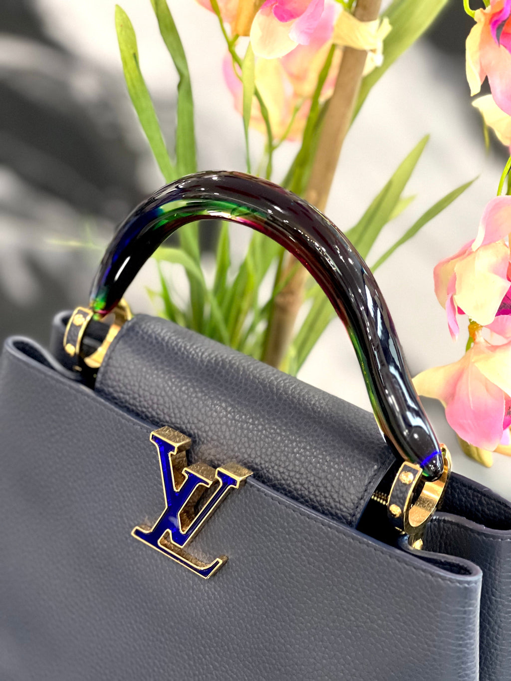 LOUIS VUITTON CAPUCINES MURANO MM TAURILLON RESIN