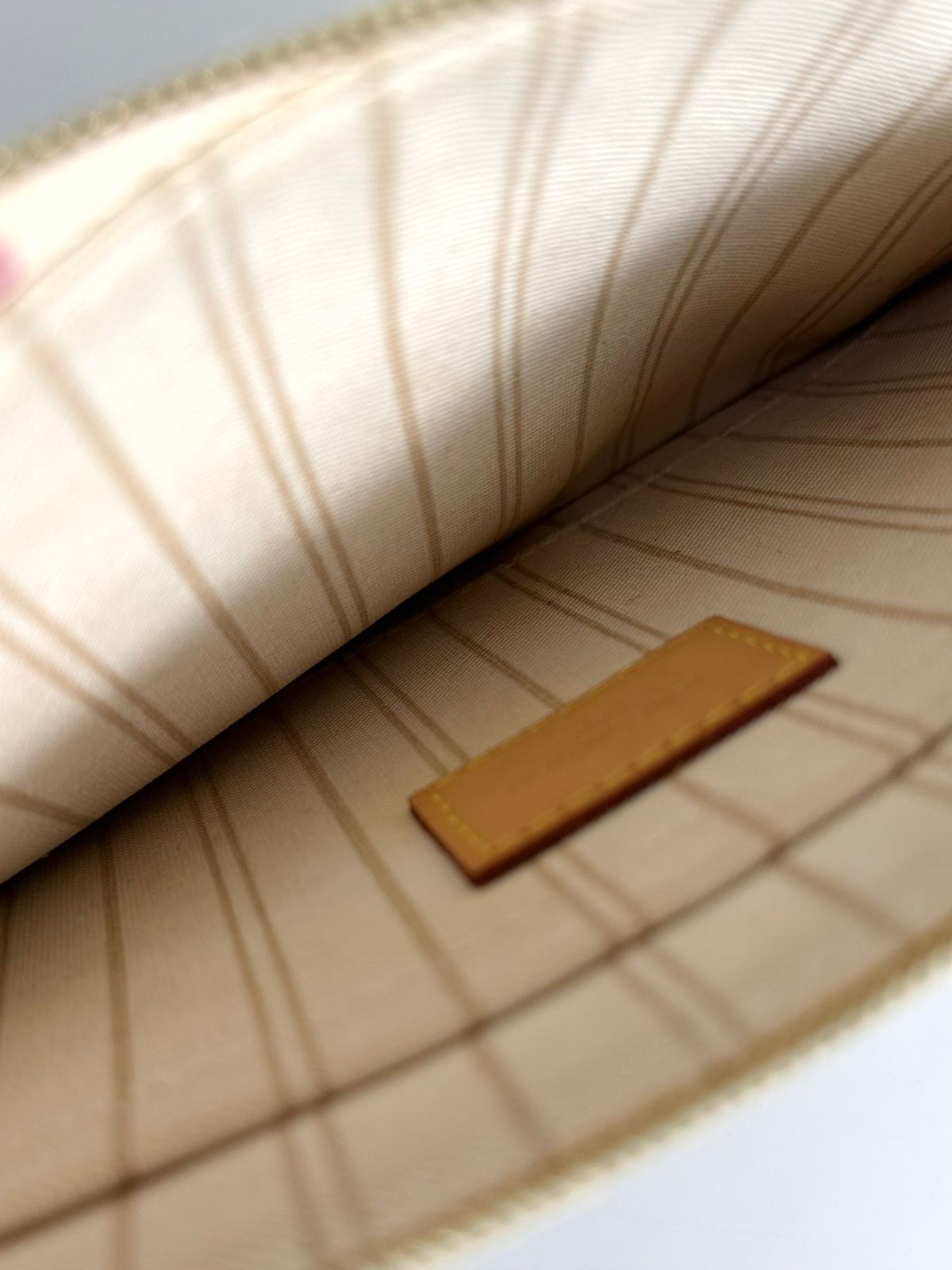 LOUIS VUITTON DAMIER AZUR NEVERFULL MM POCHETTE