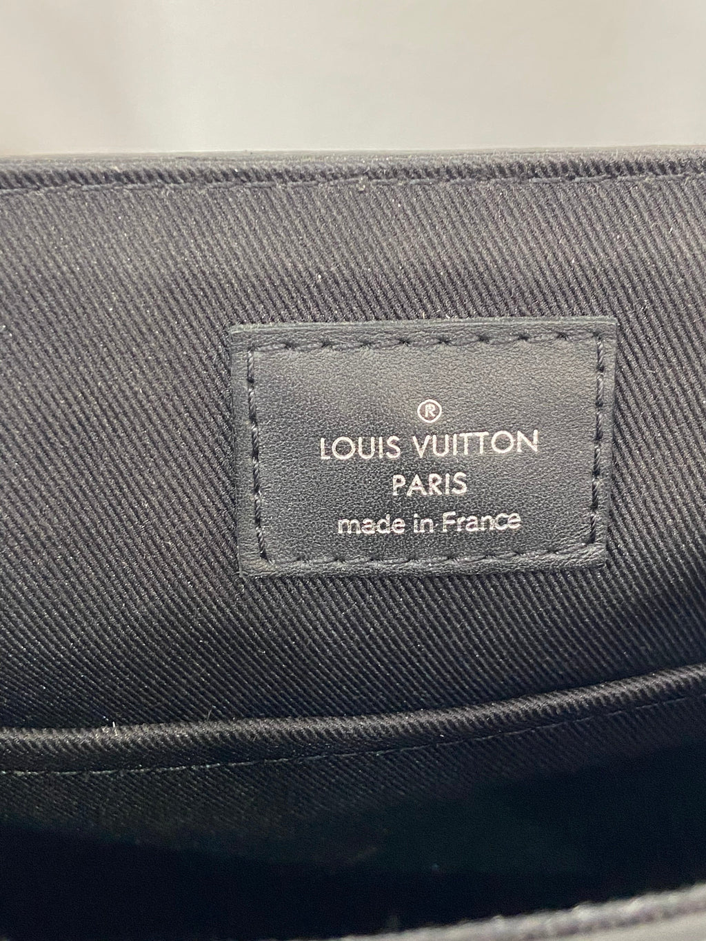 LOUIS VUITTON DAMIER INFINI DISTRICT PM MESSENGER BAG
