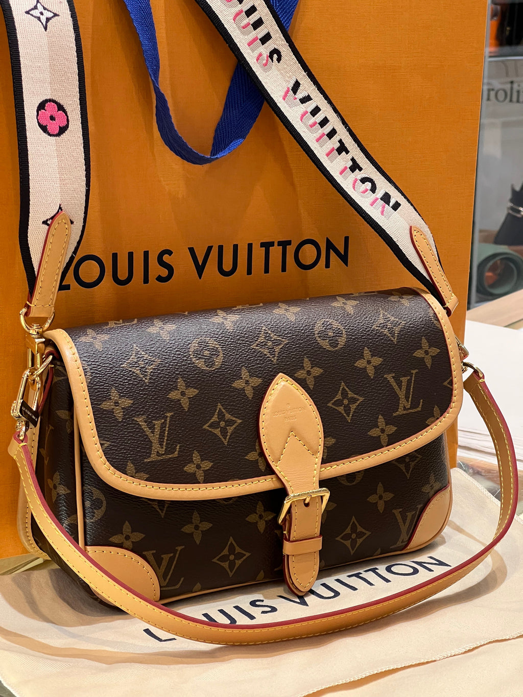 LOUIS VUITTON MONOGRAM DIANE SATCHEL NM