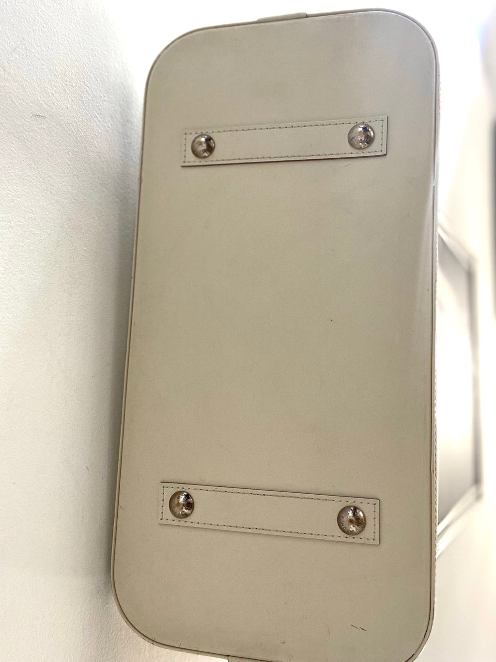 LOUIS VUITTON EPI LEATHER ALMA GM IVORY