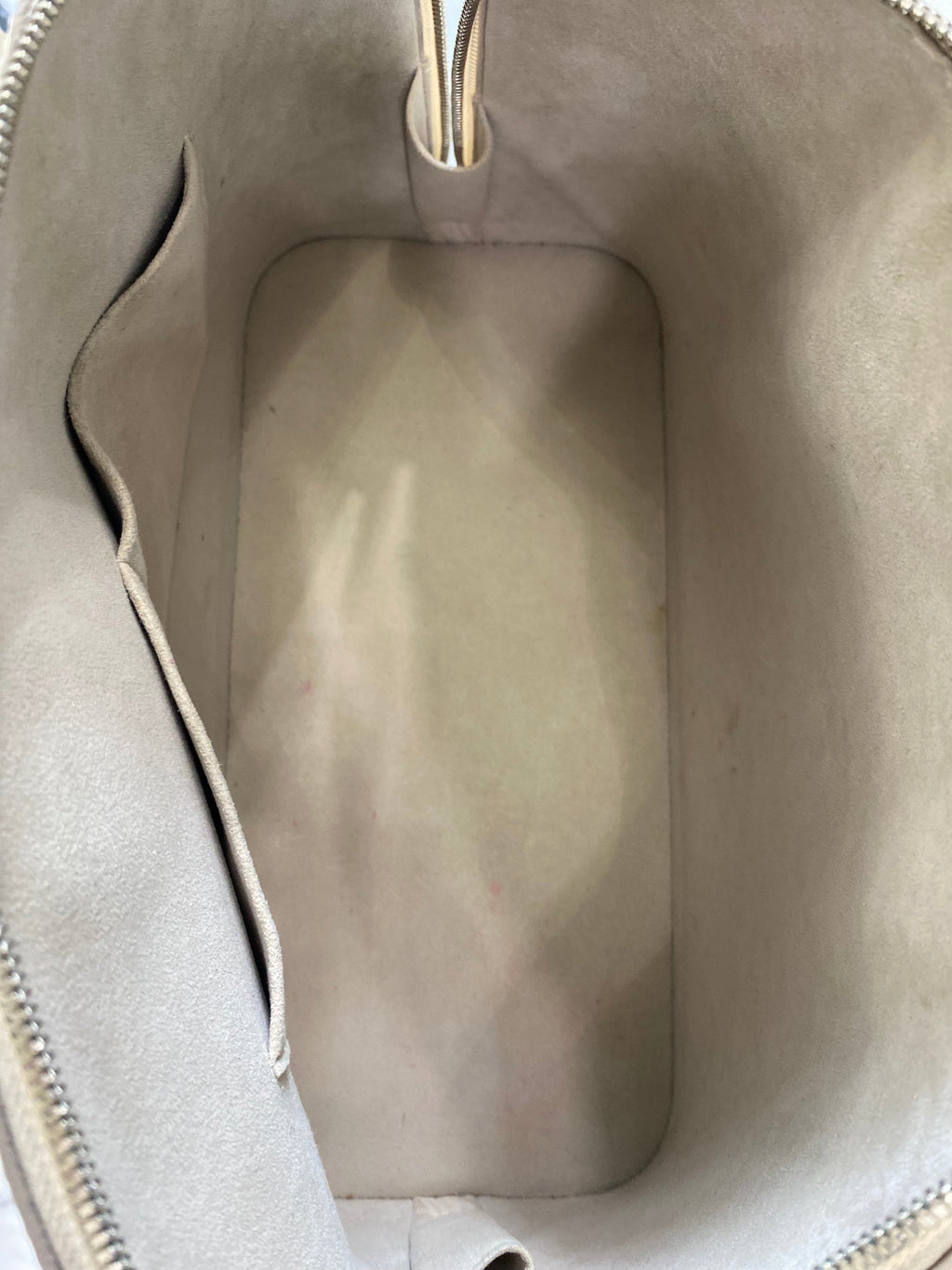 LOUIS VUITTON EPI LEATHER ALMA GM IVORY