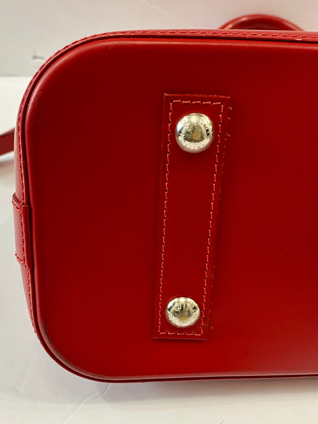 LOUIS VUITTON EPI LEATHER ALMA PM IN RED