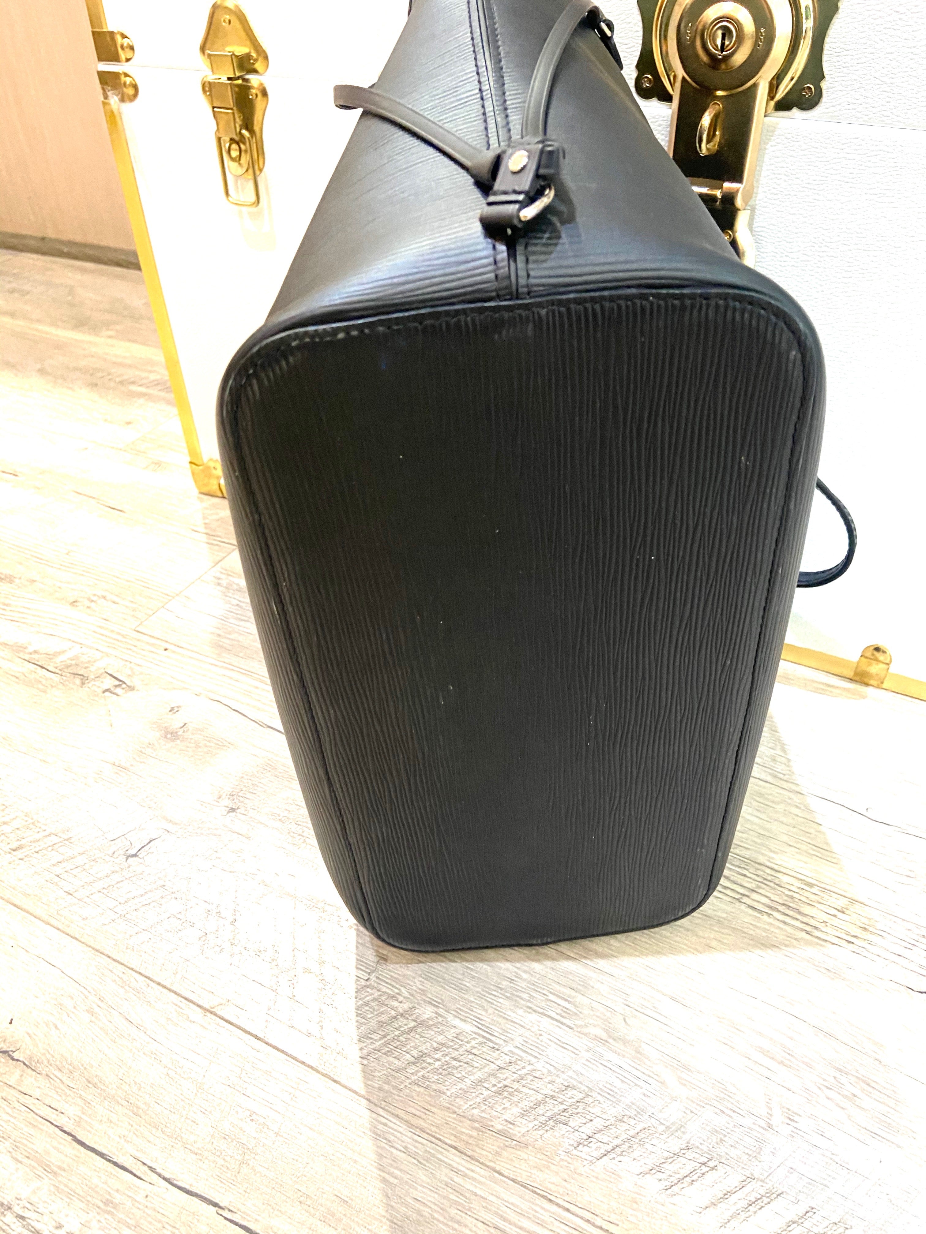 LOUIS VUITTON EPI LEATHER NEVERFULL MM WITH POCHETTE