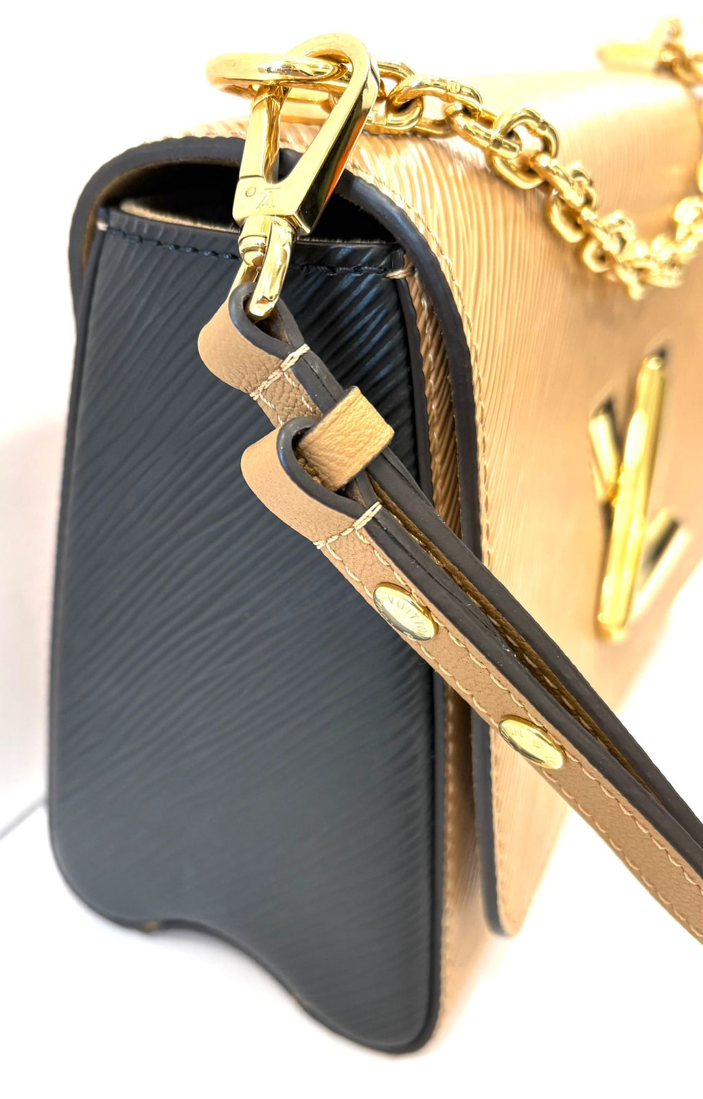 LOUIS VUITTON EPI LEATHER TWIST MM SHOULDER BAG