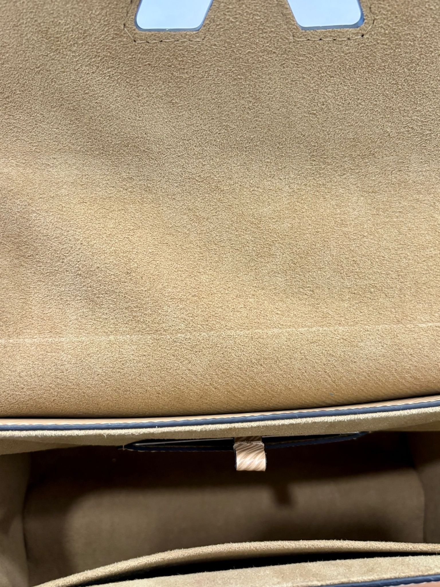 LOUIS VUITTON EPI LEATHER TWIST MM SHOULDER BAG