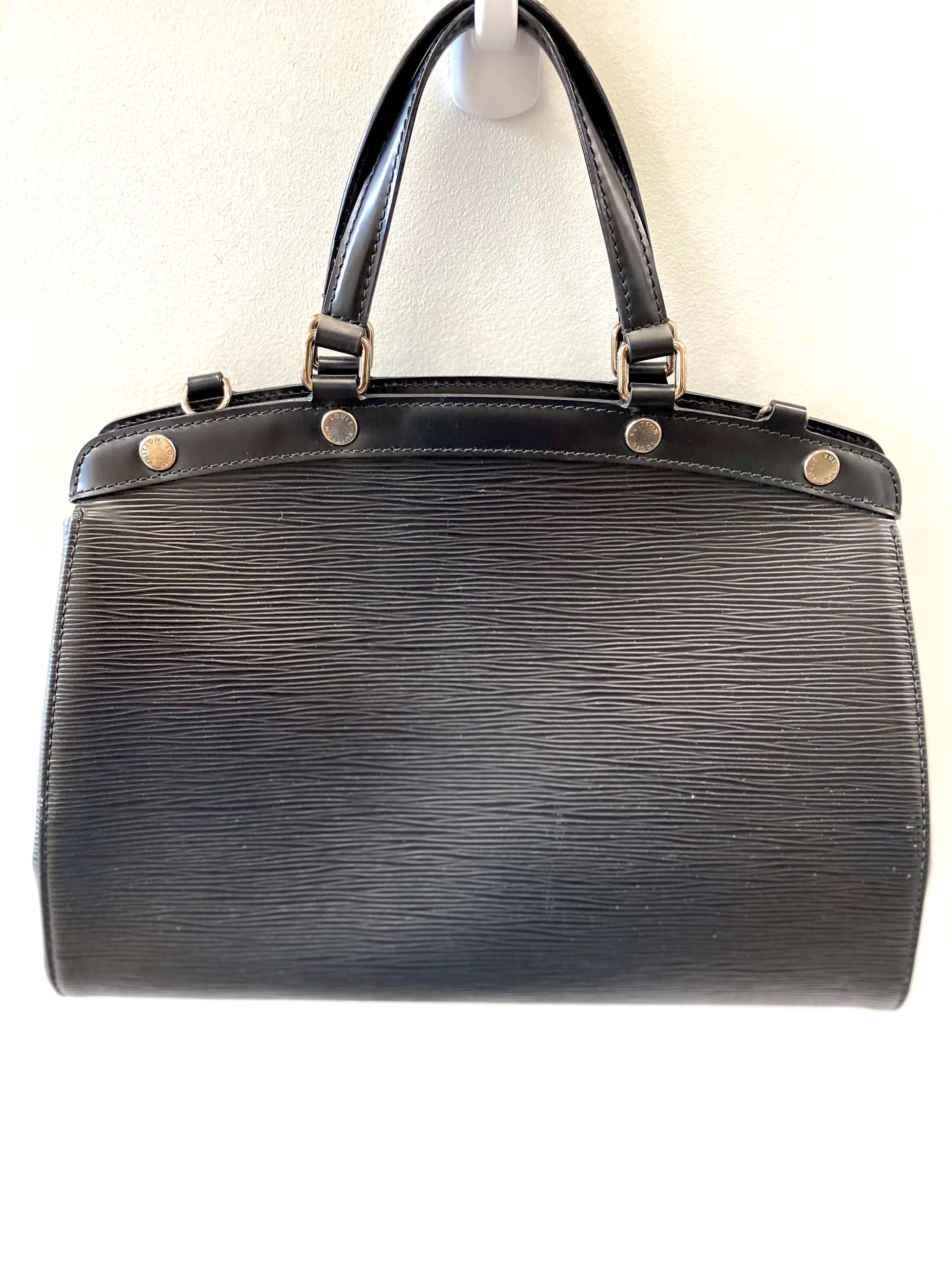 LOUIS VUITTON EPI LEATHER BREA MM BAG