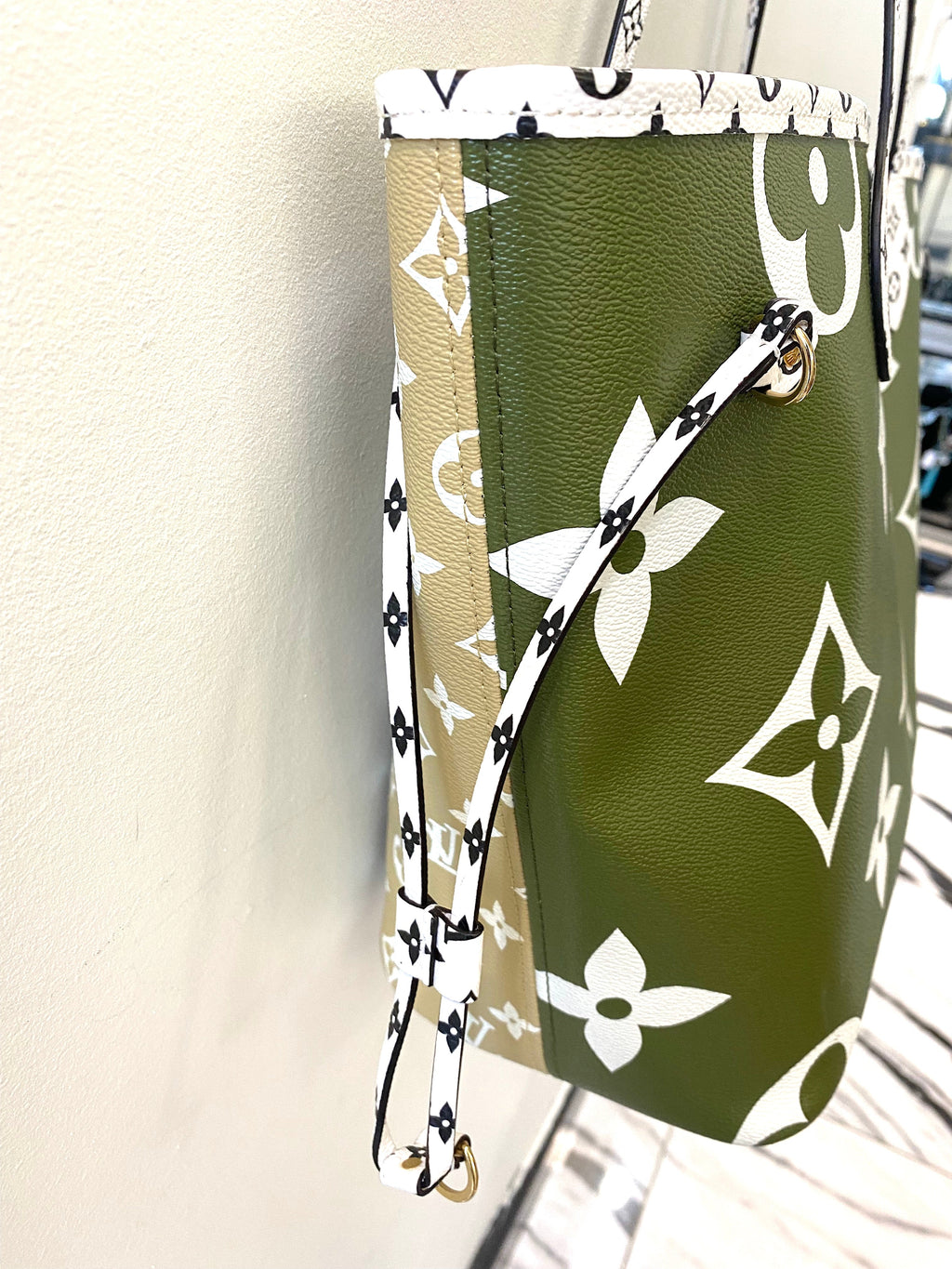 LOUIS VUITTON GIANT MONOGRAM  NEVERFULL MM