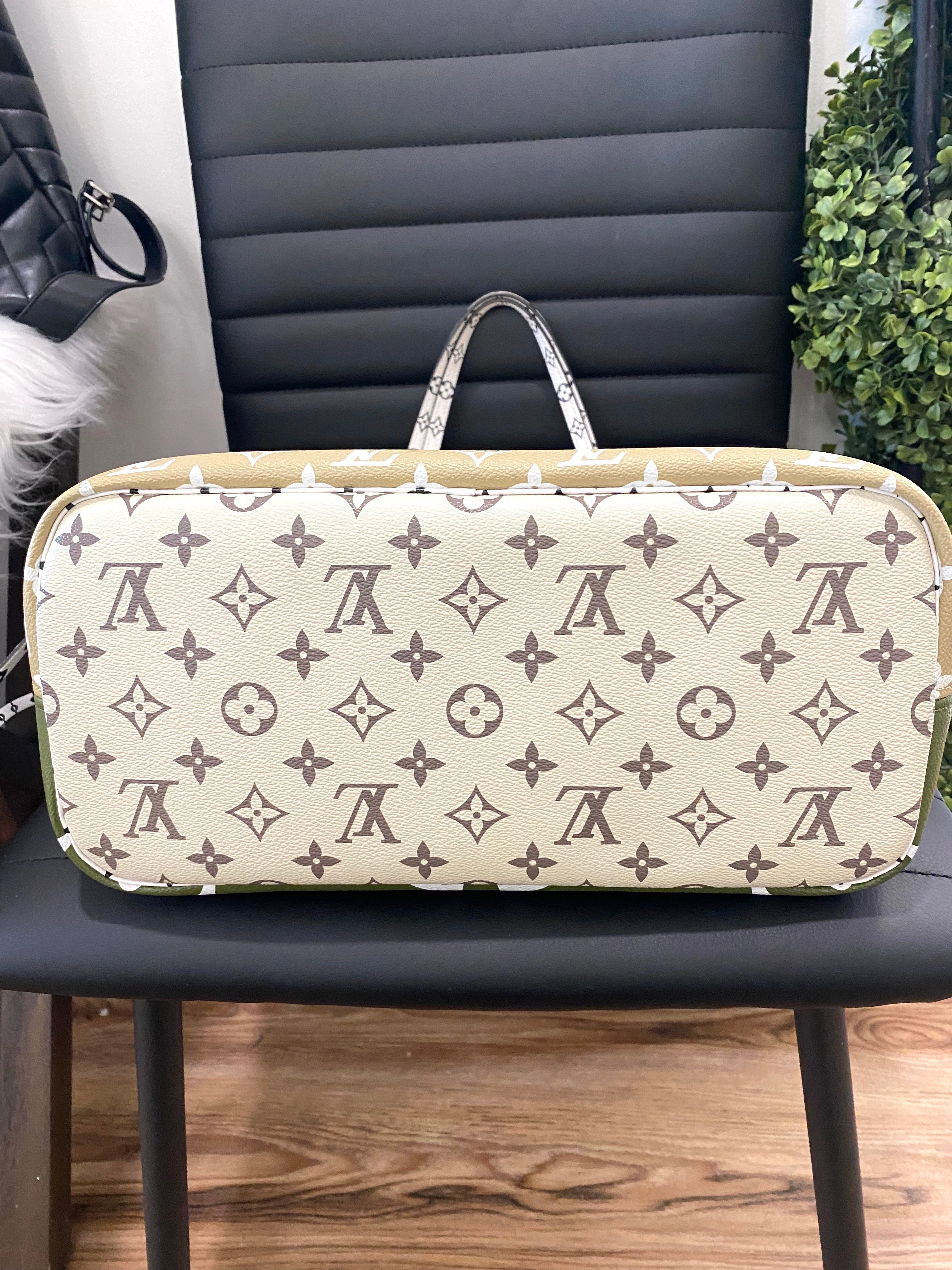 LOUIS VUITTON GIANT MONOGRAM  NEVERFULL MM
