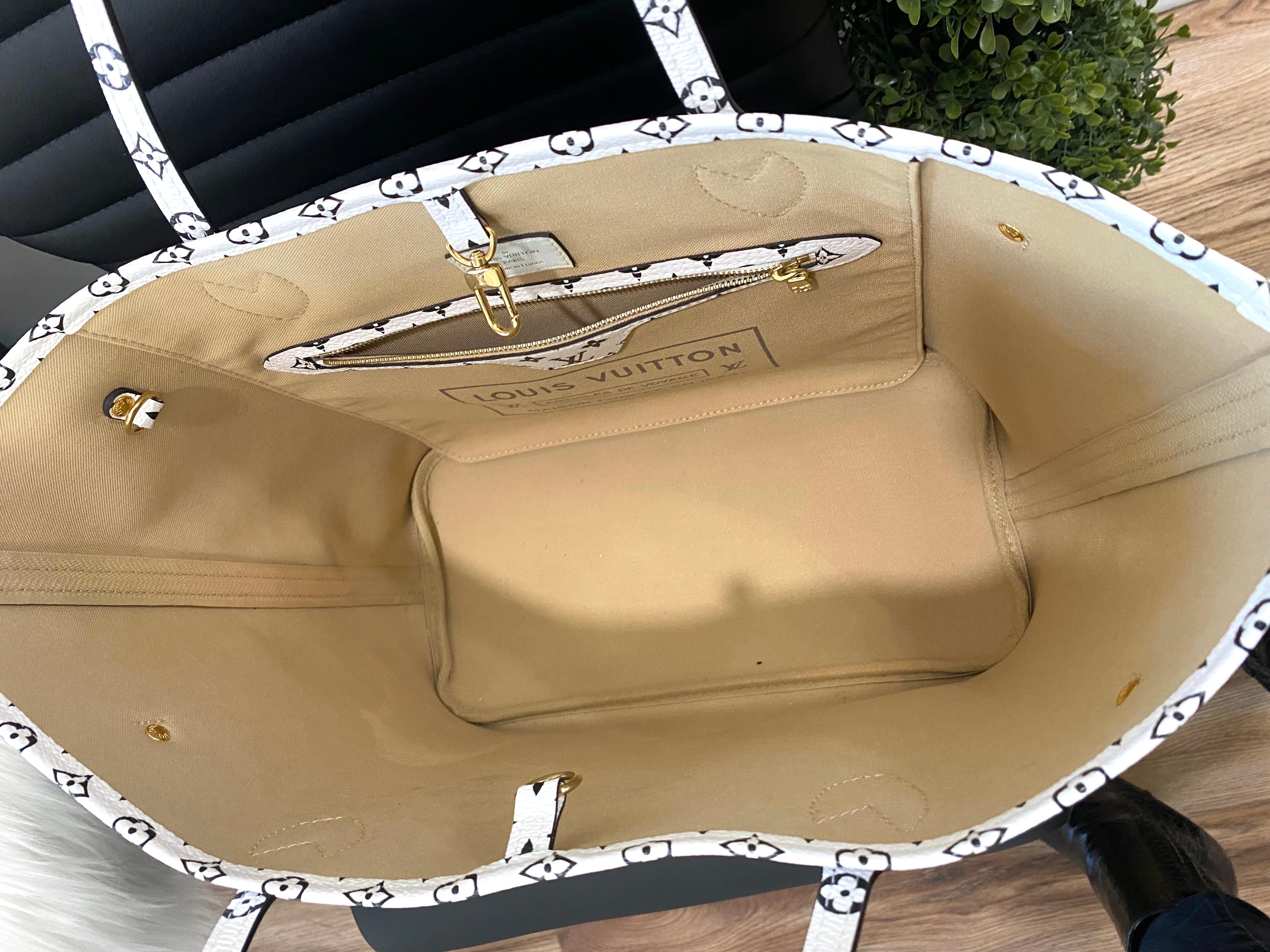 LOUIS VUITTON GIANT MONOGRAM  NEVERFULL MM