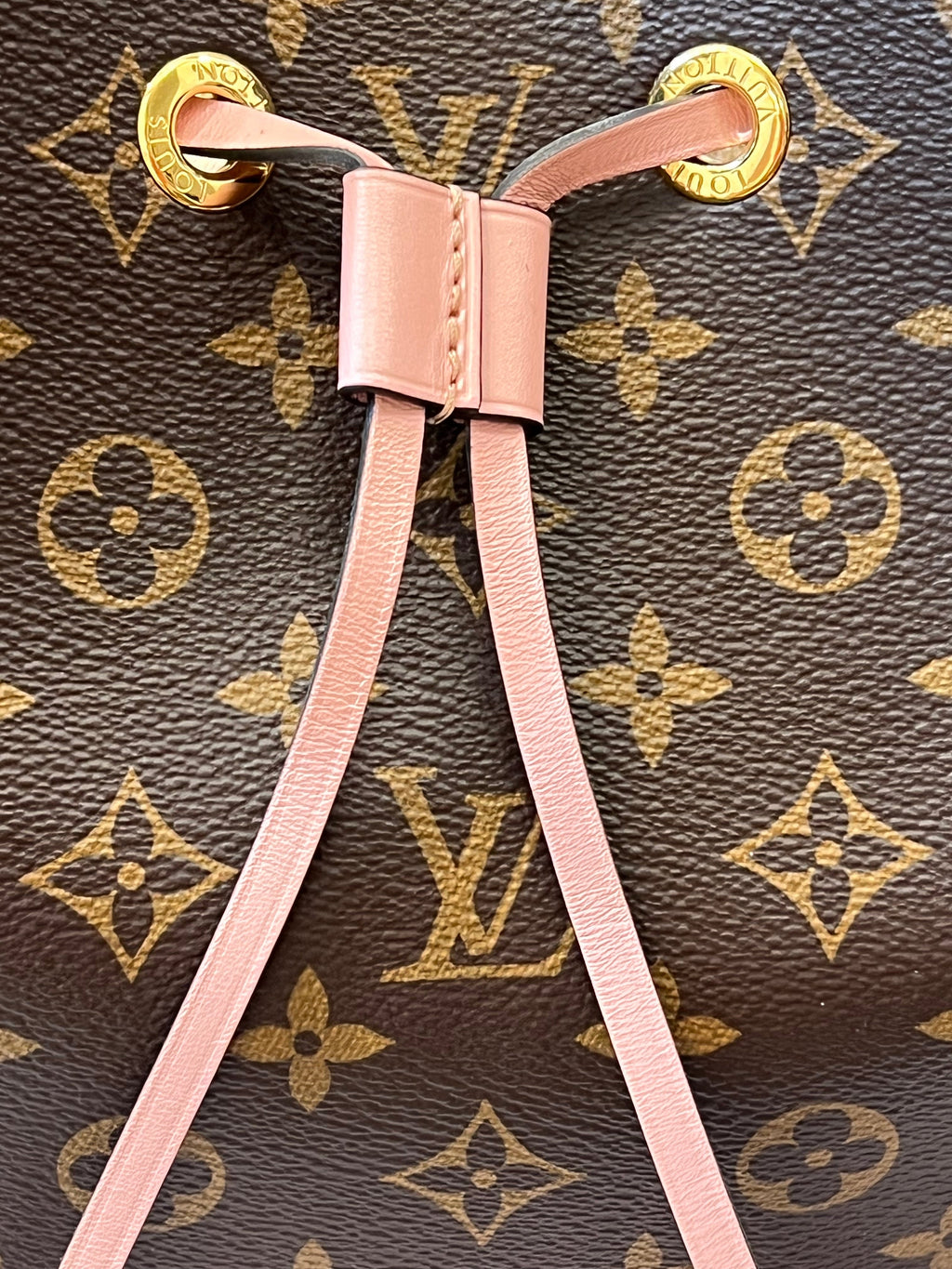 LOUIS VUITTON NÉONOÉ MONOGRAM BAG ROSE POUDRE
