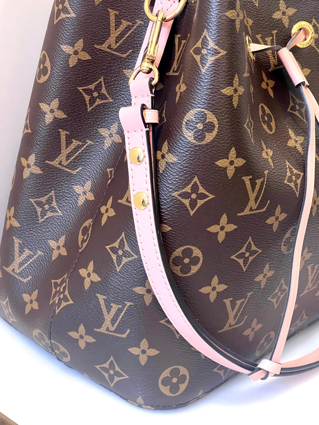 LOUIS VUITTON NÉONOÉ MONOGRAM BAG ROSE POUDRE