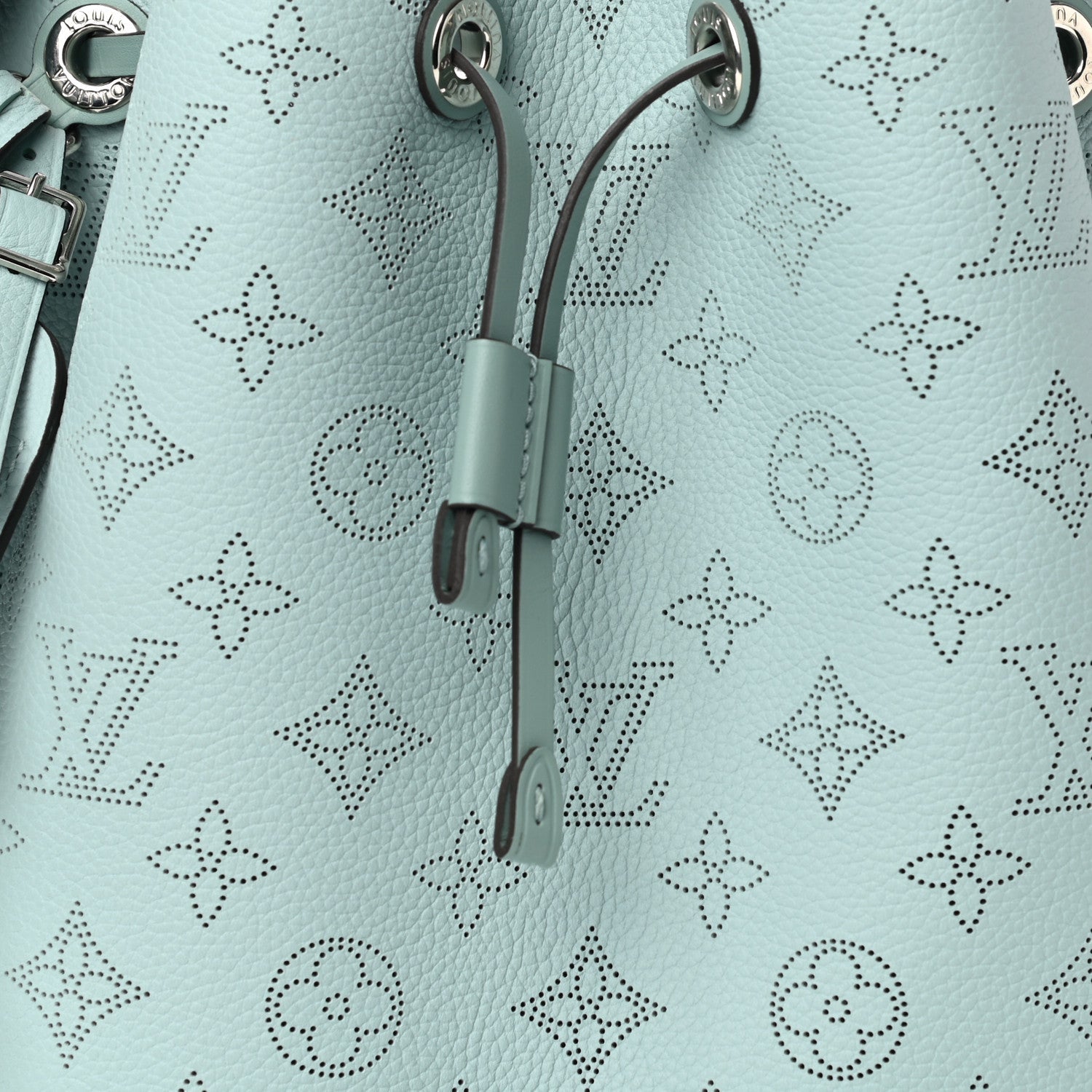 LOUIS VUITTON MAHINA MURIA VERT BUCKET BAG LAGON