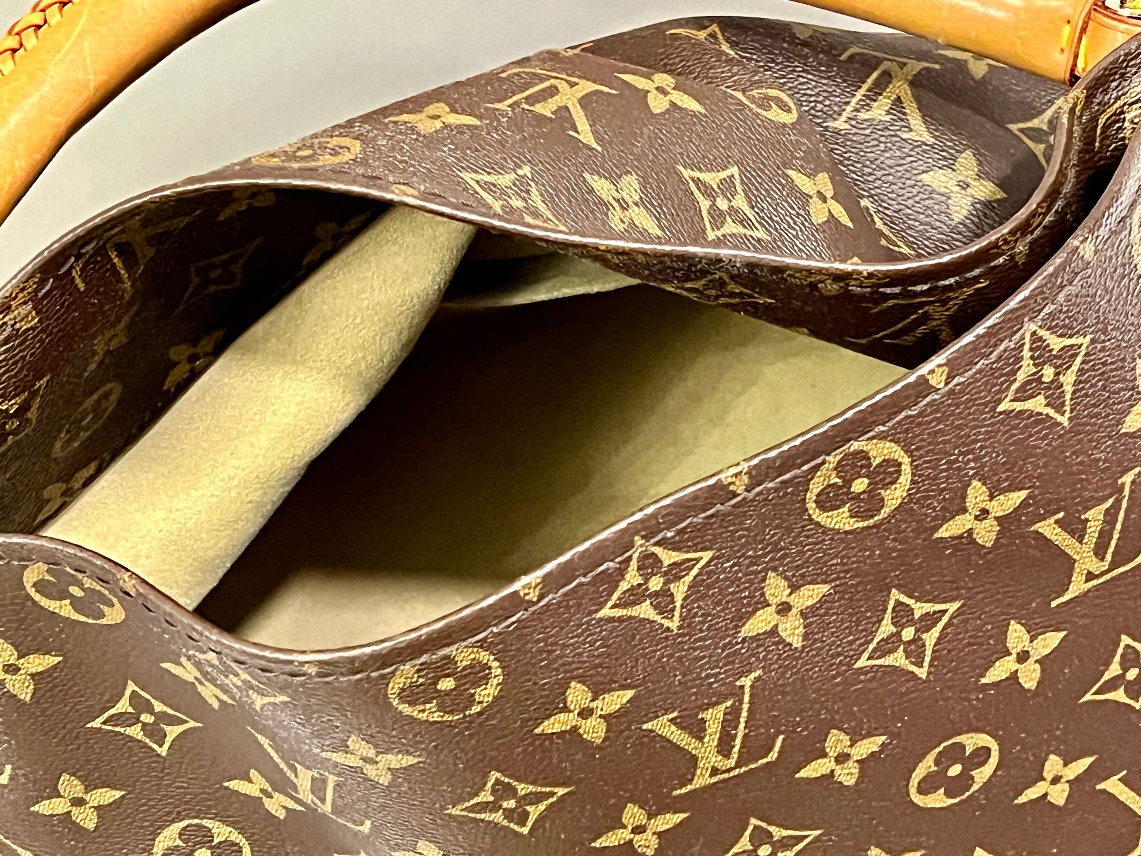 LOUIS VUITTON MONOGRAM ARTSY MM BAG