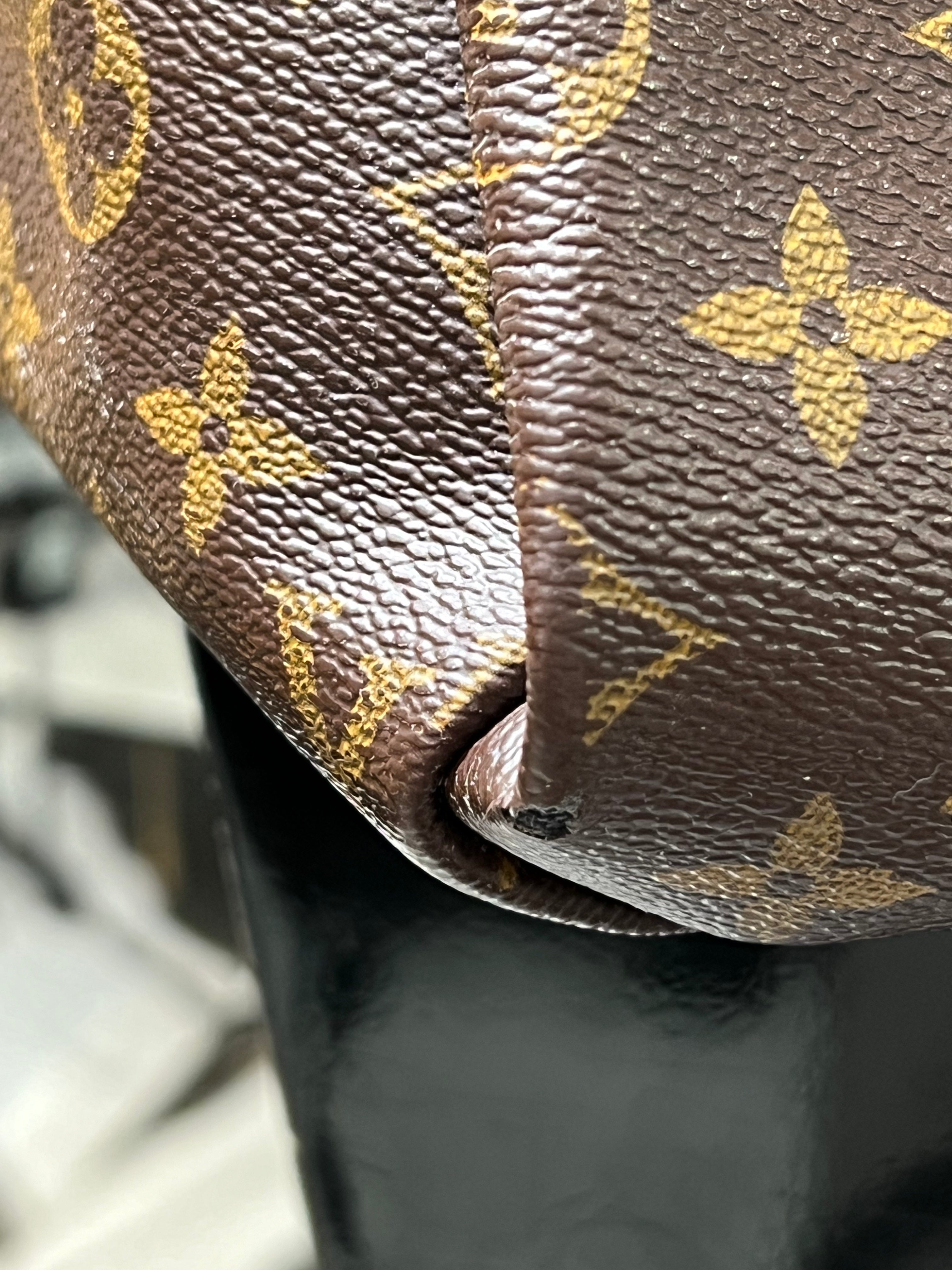 LOUIS VUITTON MONOGRAM ARTSY MM BAG