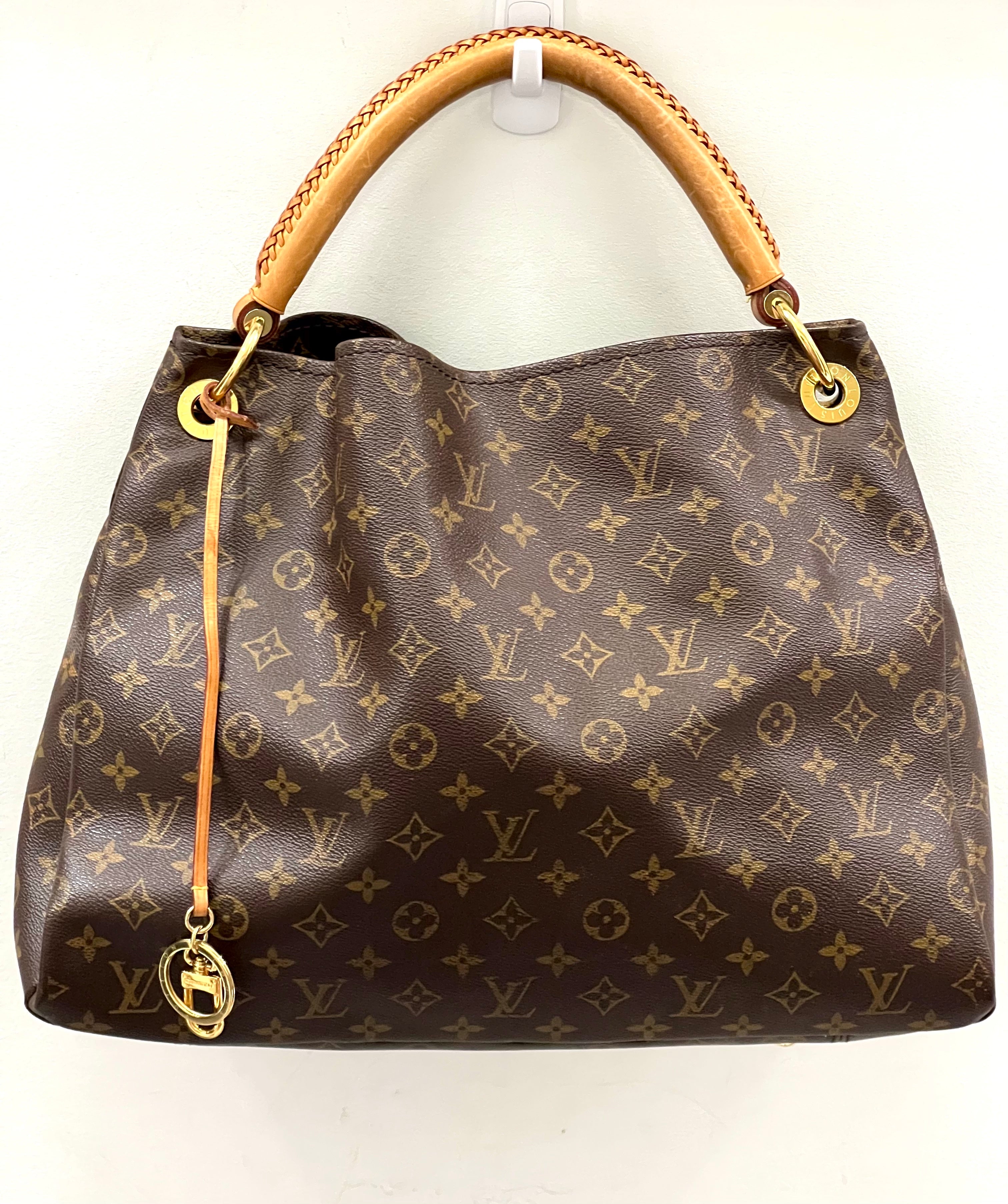 LOUIS VUITTON MONOGRAM ARTSY MM BAG