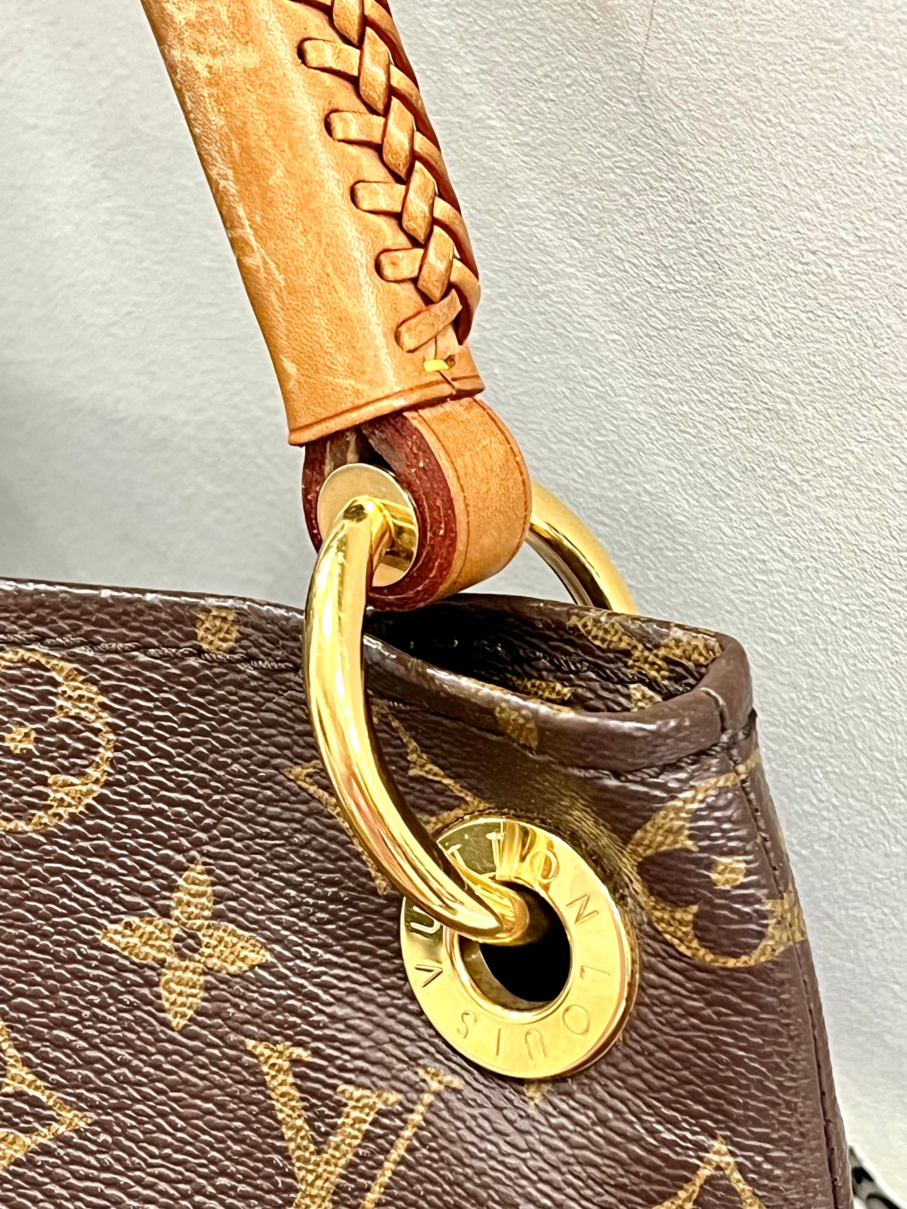 LOUIS VUITTON MONOGRAM ARTSY MM BAG