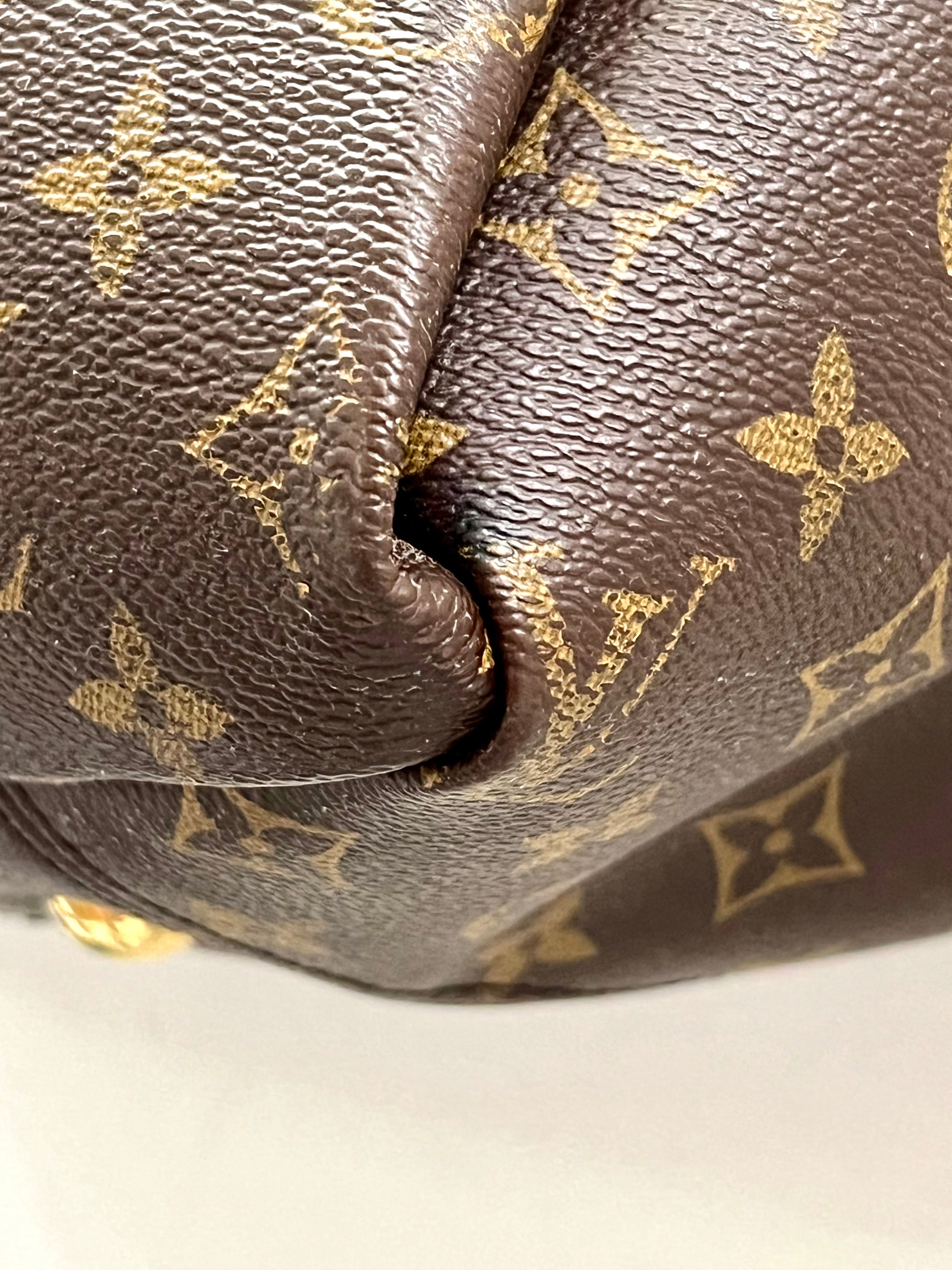 LOUIS VUITTON MONOGRAM ARTSY MM BAG