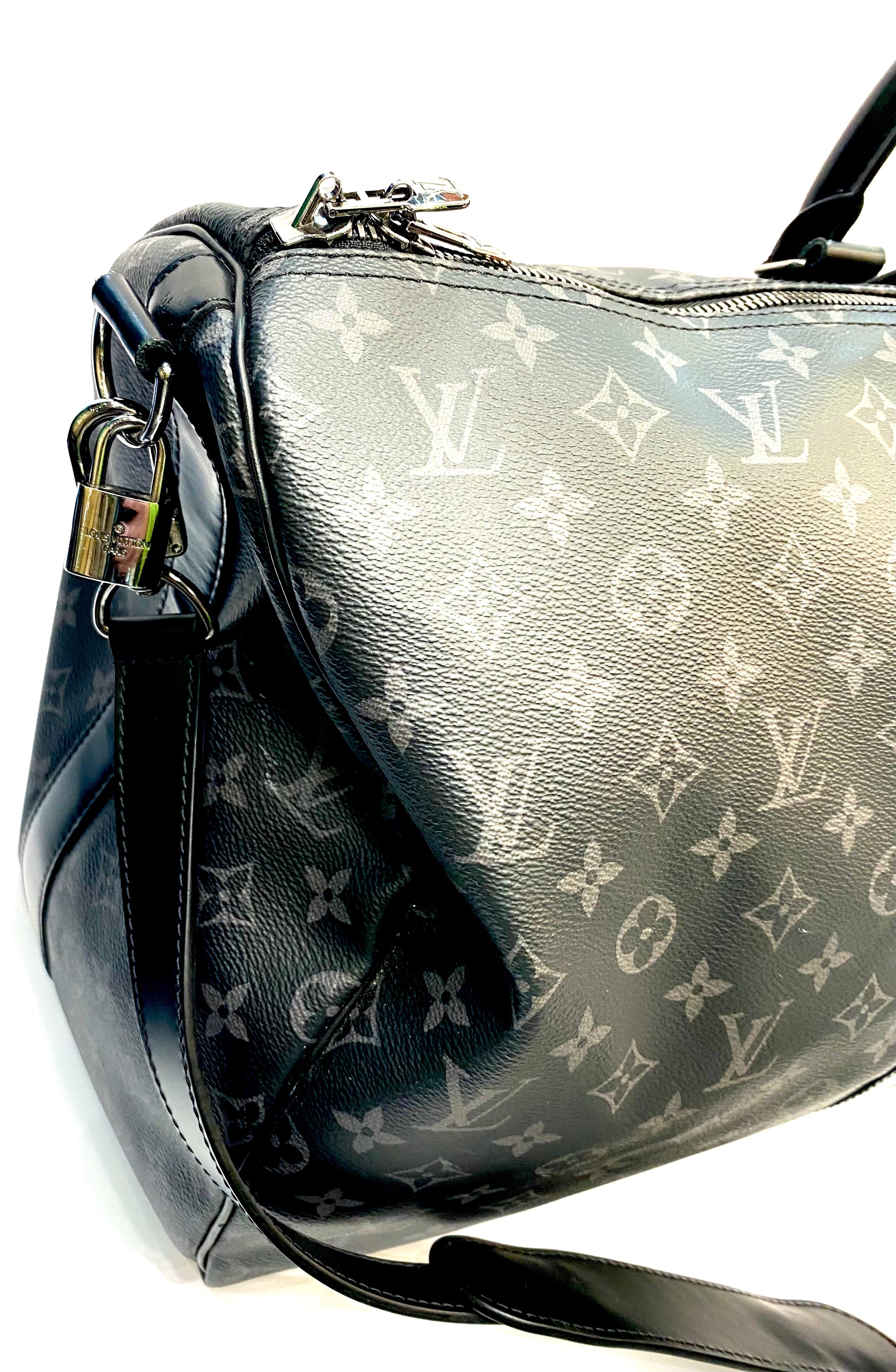LOUIS VUITTON MONOGRAM ECLIPSE KEEPALL BANDOULIÈRE 55 BAG