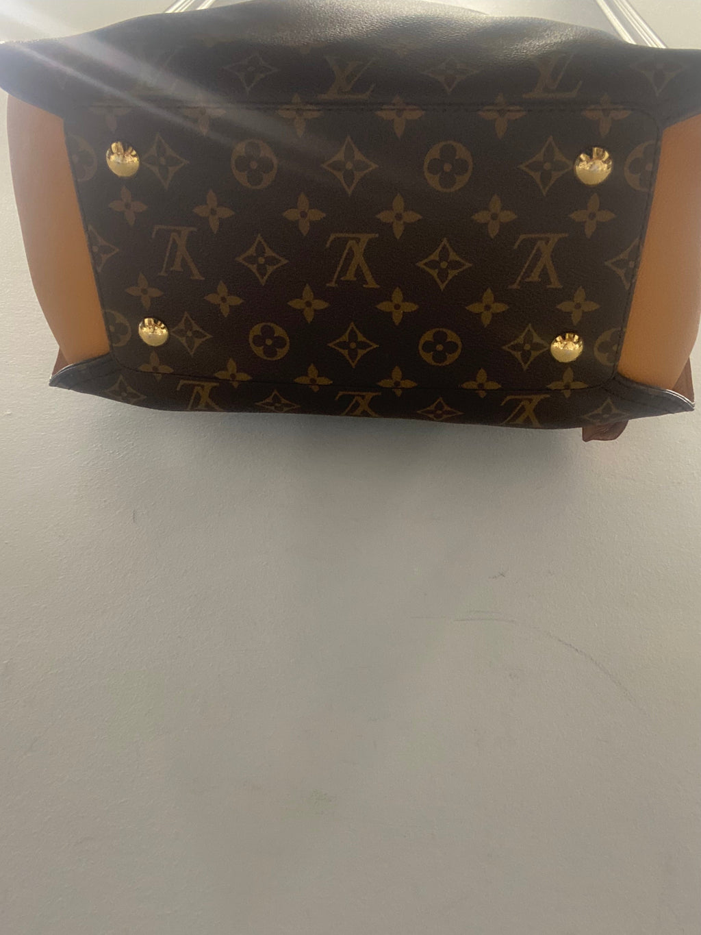 LOUIS VUITTON MONOGRAM Gaïa SHOULDER BAG