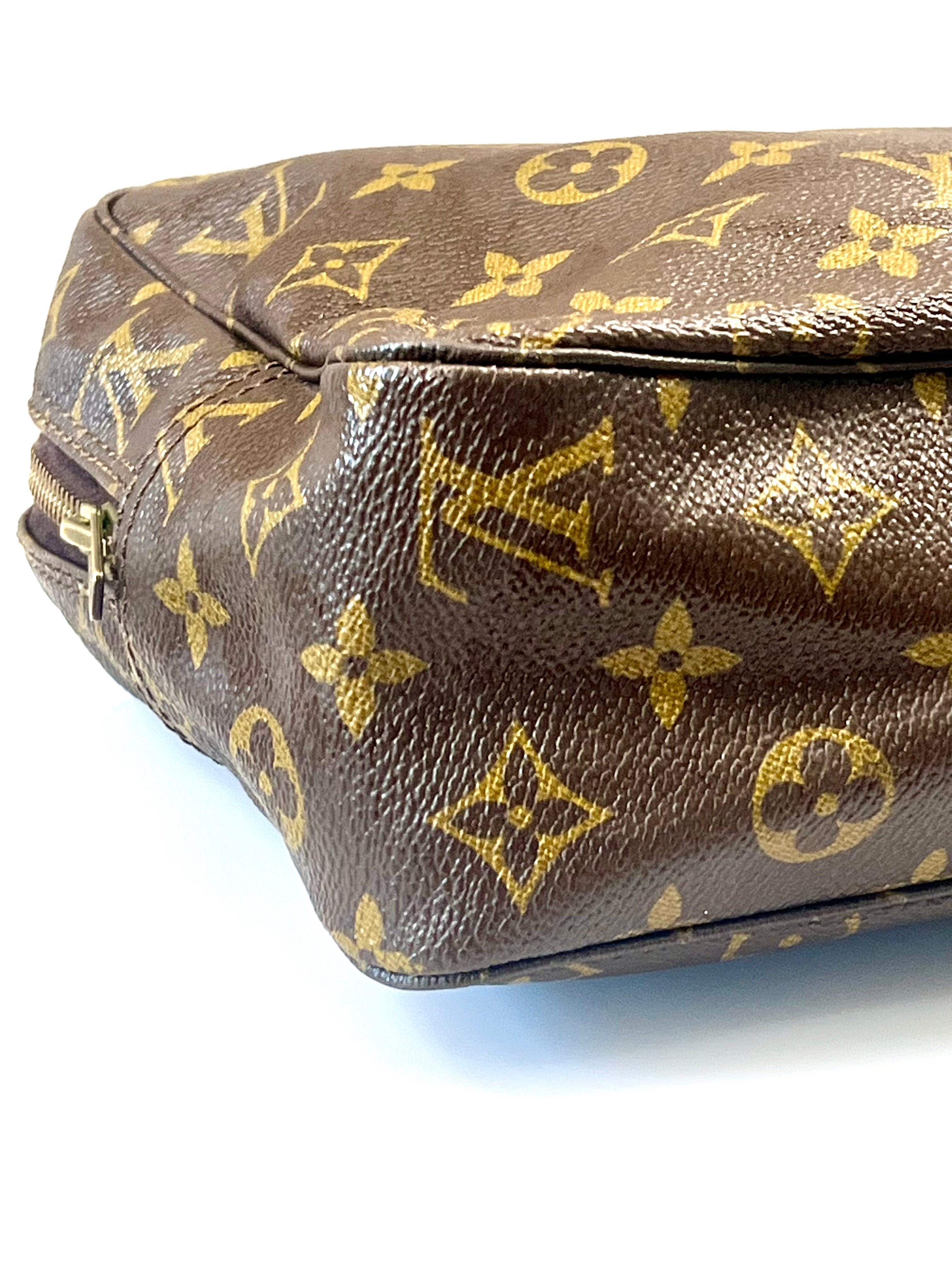 LOUIS VUITTON MONOGRAM TROUSSE DE TOILETTE 28 BAG