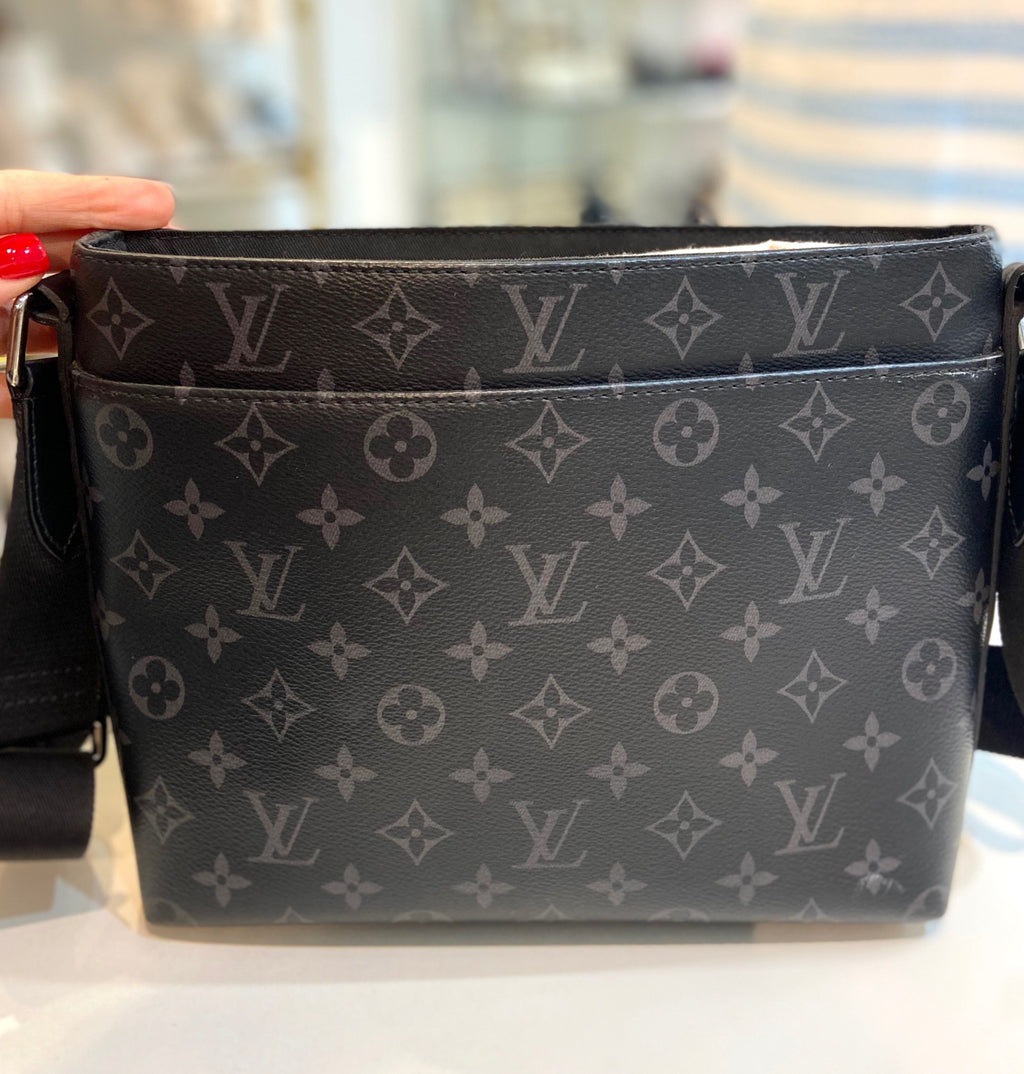 LOUIS VUITTON MONOGRAM ECLIPSE DISTRICT PM MESSENGER BAG