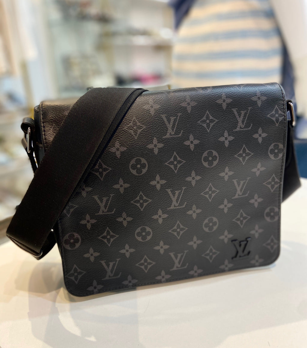 LOUIS VUITTON MONOGRAM ECLIPSE DISTRICT PM MESSENGER BAG