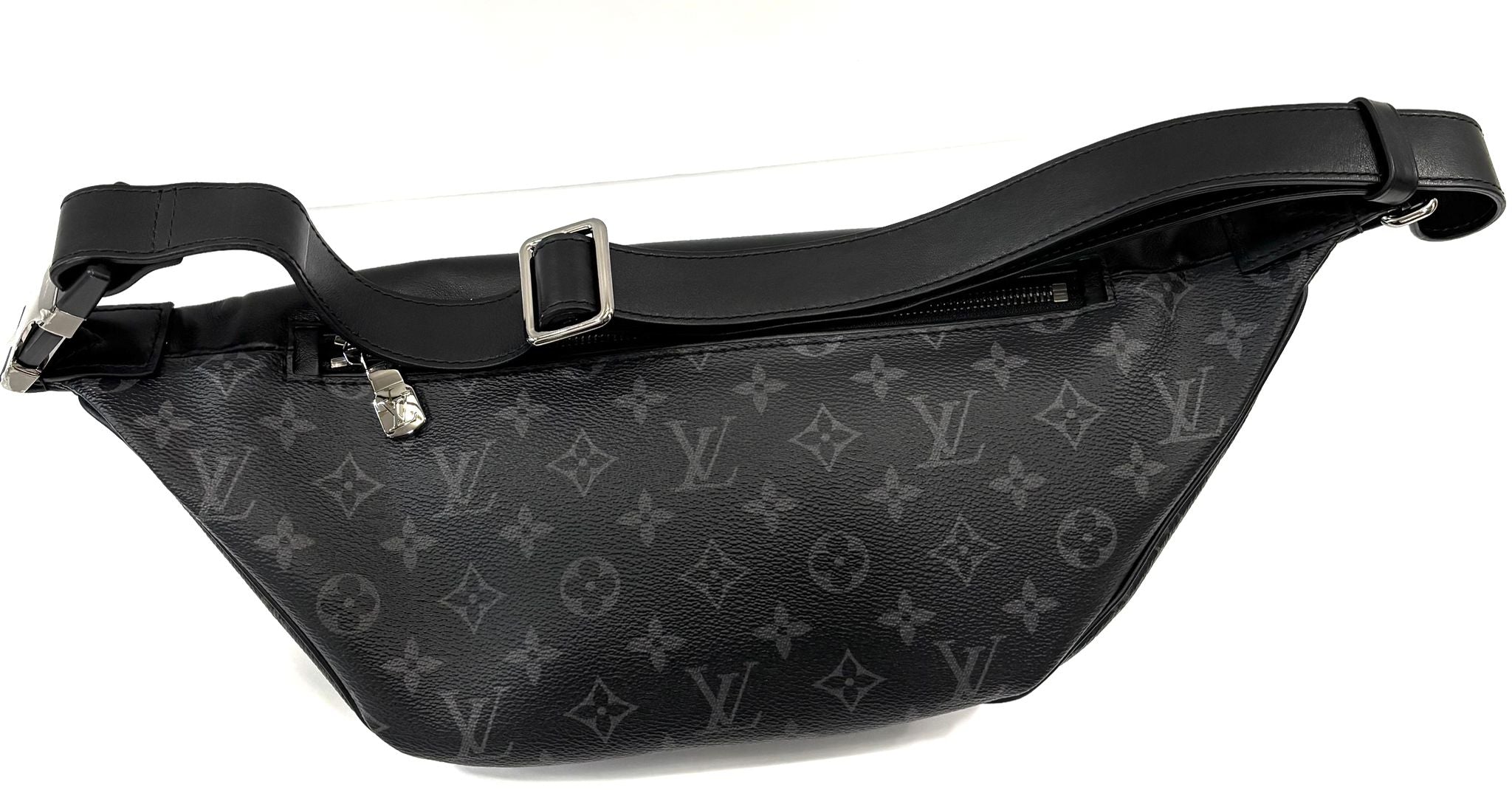 LOUIS VUITTON MONOGRAM ECLIPSE DISCOVERY BUMBAG PM