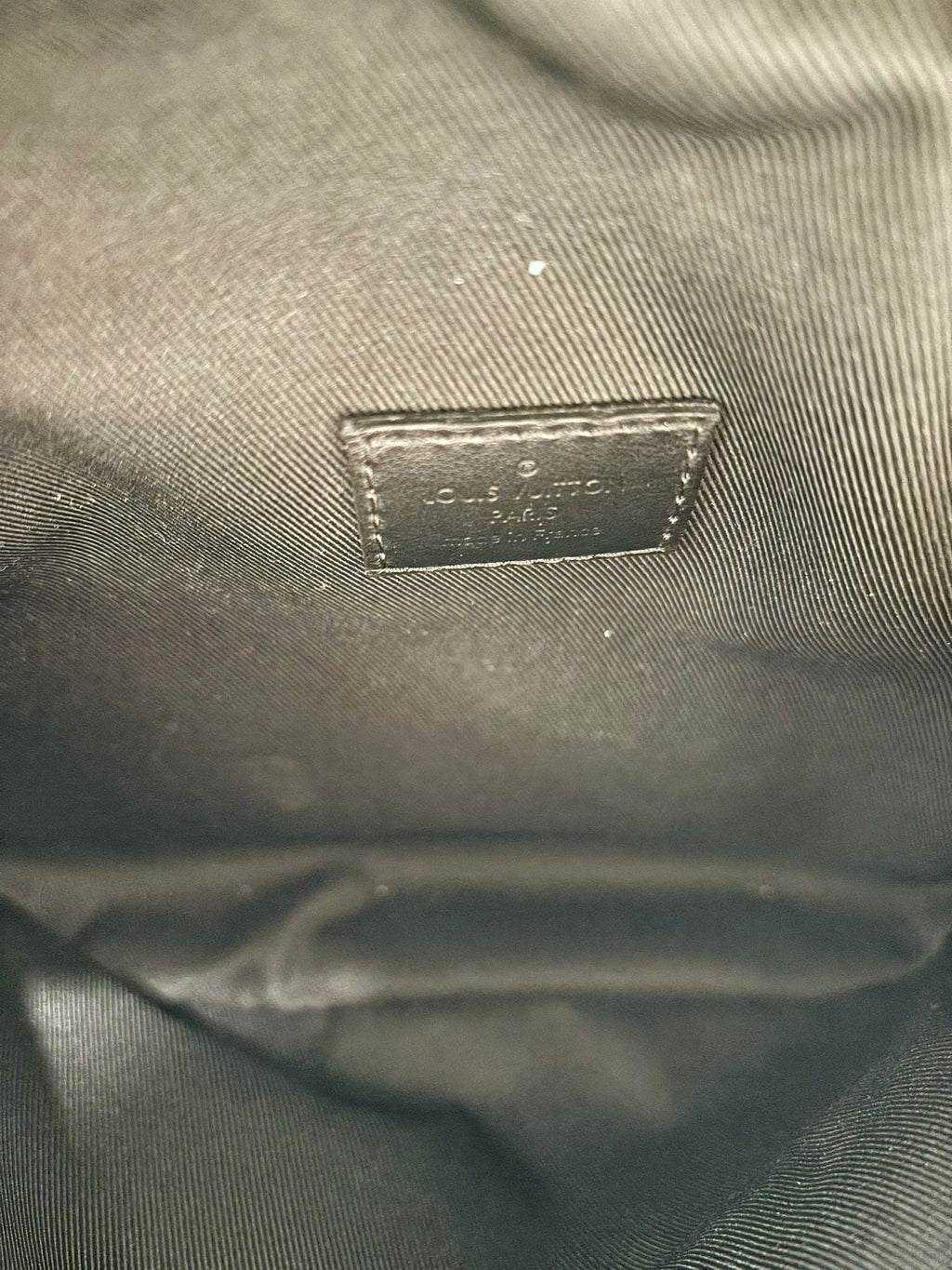LOUIS VUITTON MONOGRAM ECLIPSE DISCOVERY BUMBAG PM