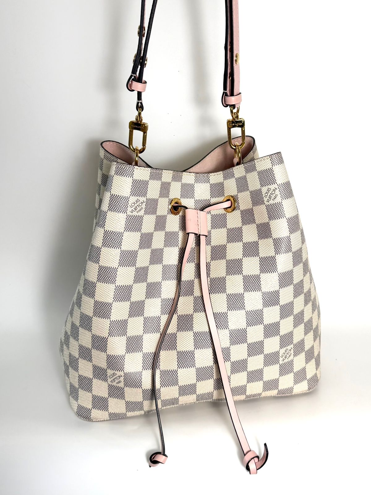 LOUIS VUITTON DAMIER AZUR NÉONOÉ EAU DE ROSE SHOULDER BAG