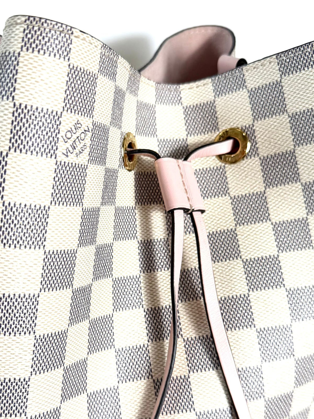 LOUIS VUITTON DAMIER AZUR NÉONOÉ EAU DE ROSE SHOULDER BAG