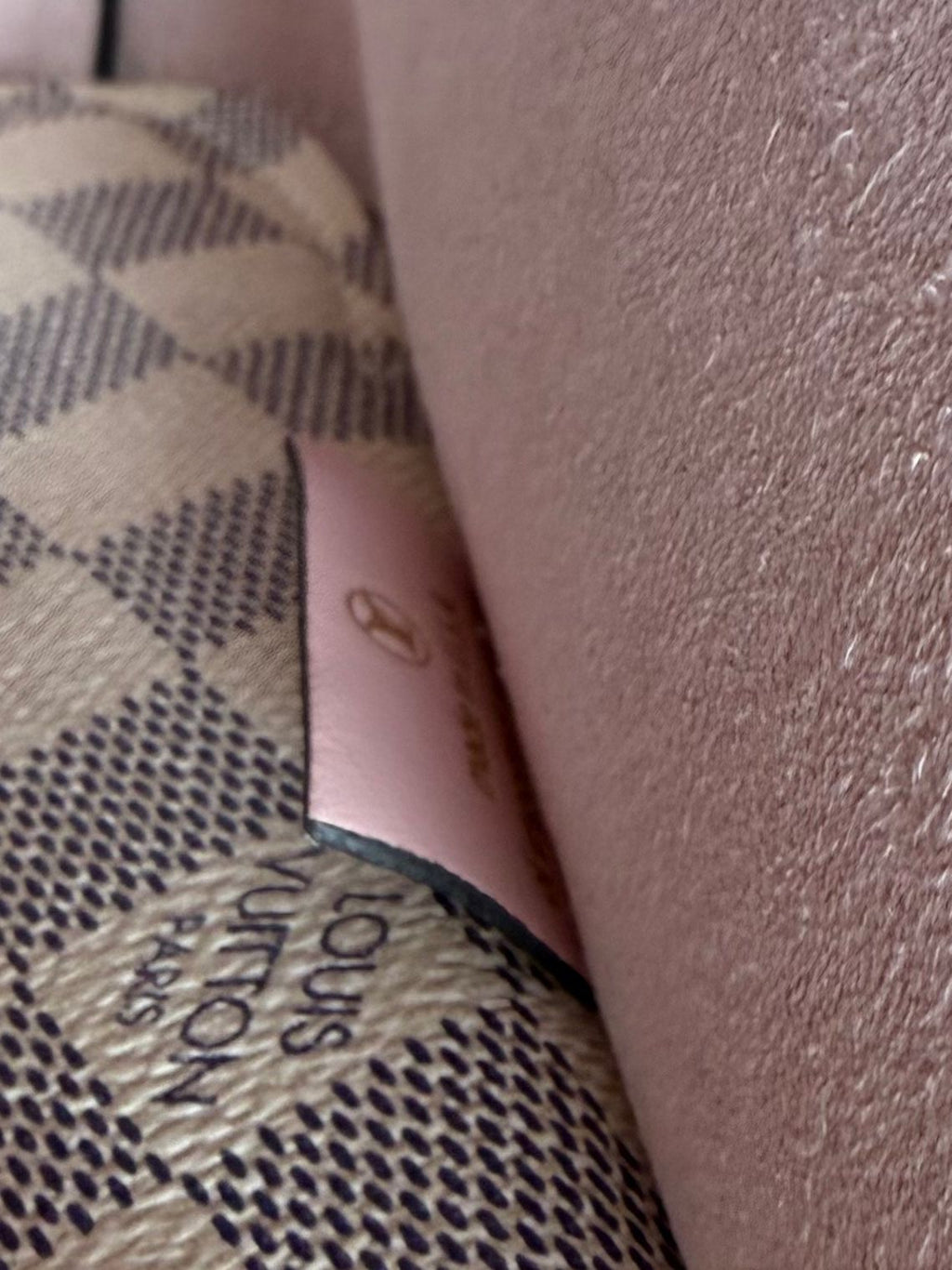 LOUIS VUITTON DAMIER AZUR NÉONOÉ EAU DE ROSE SHOULDER BAG