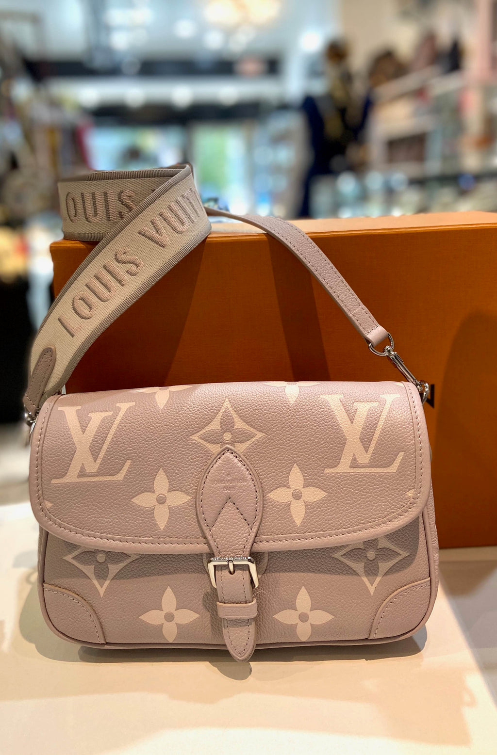 LOUIS VUITTON DIANE MONOGRAM EMPREINTE LEATHER BAG