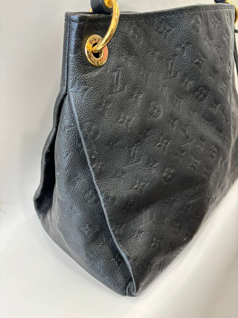 LOUIS VUITTON EMPREINTE LEATHER ARTSY MM BAG