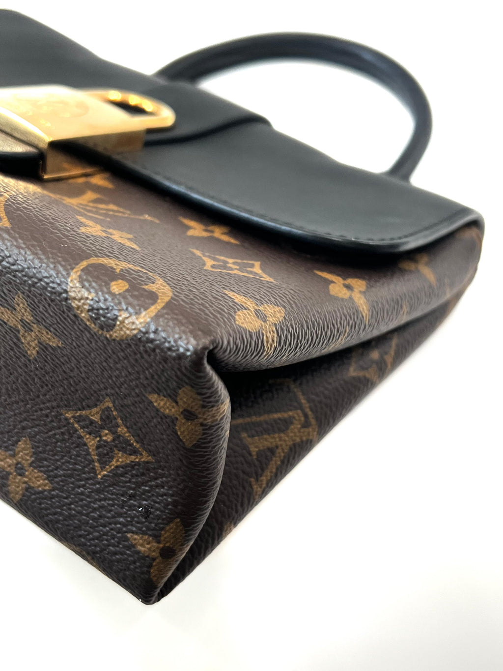 LOUIS VUITTON LOCKY MONOGRAM BB HANDBAG