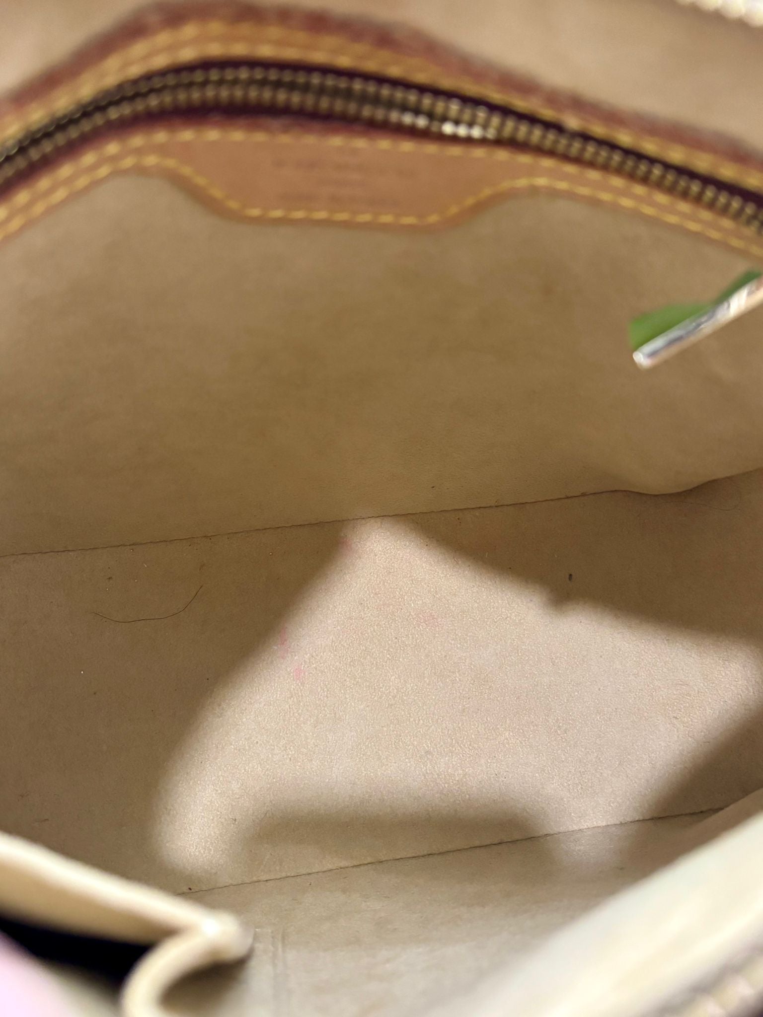 LOUIS VUITTON LOOPING MONOGRAM CANVAS MM HANDBAG