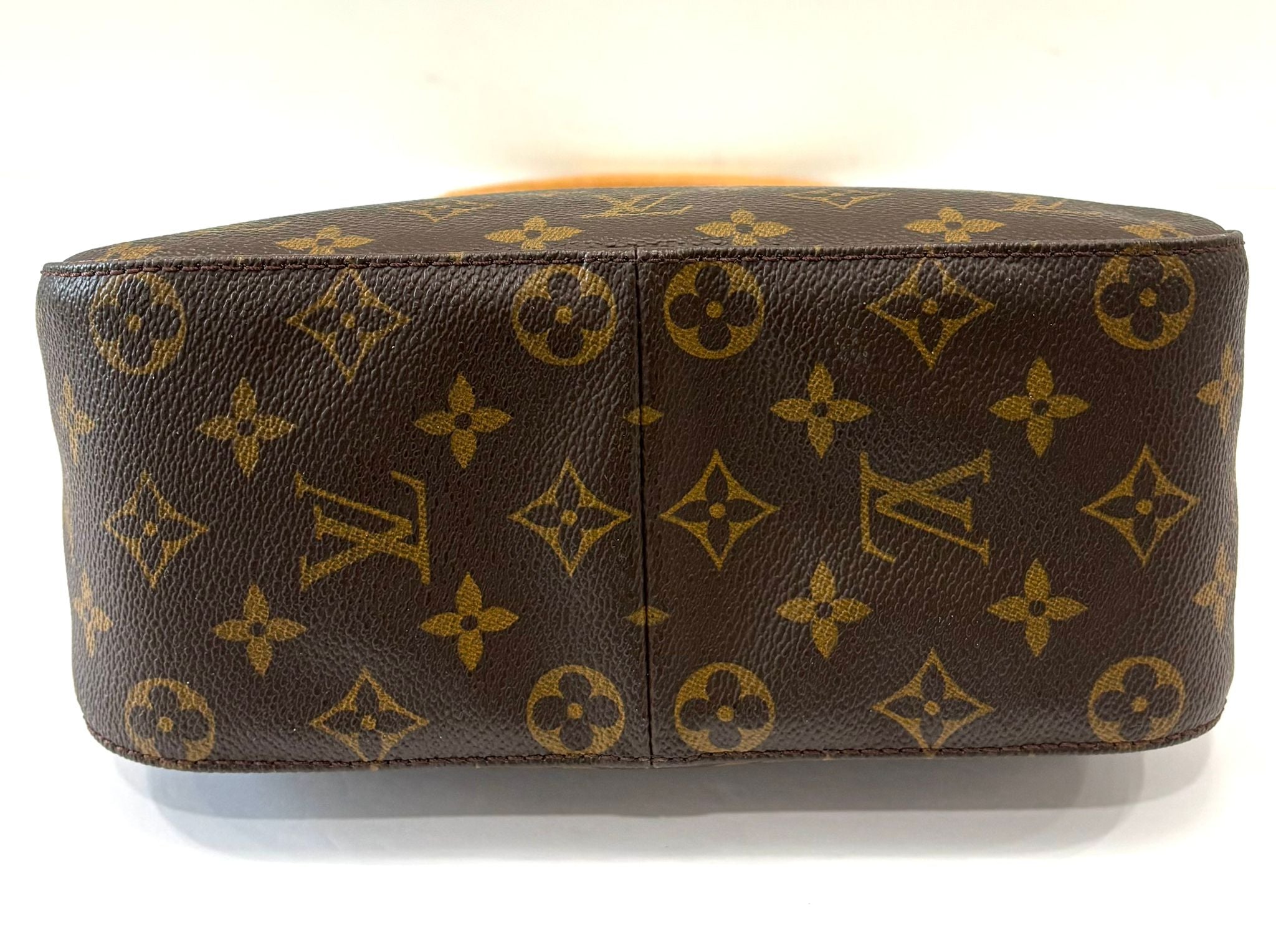 LOUIS VUITTON LOOPING MONOGRAM CANVAS MM HANDBAG