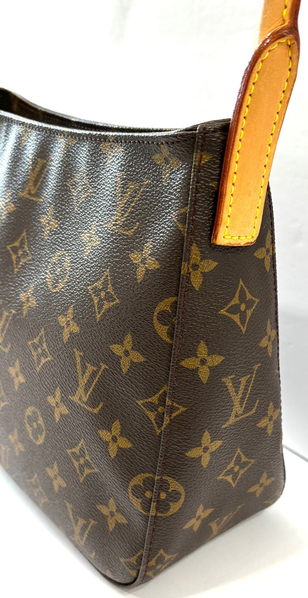 LOUIS VUITTON LOOPING MONOGRAM CANVAS MM HANDBAG