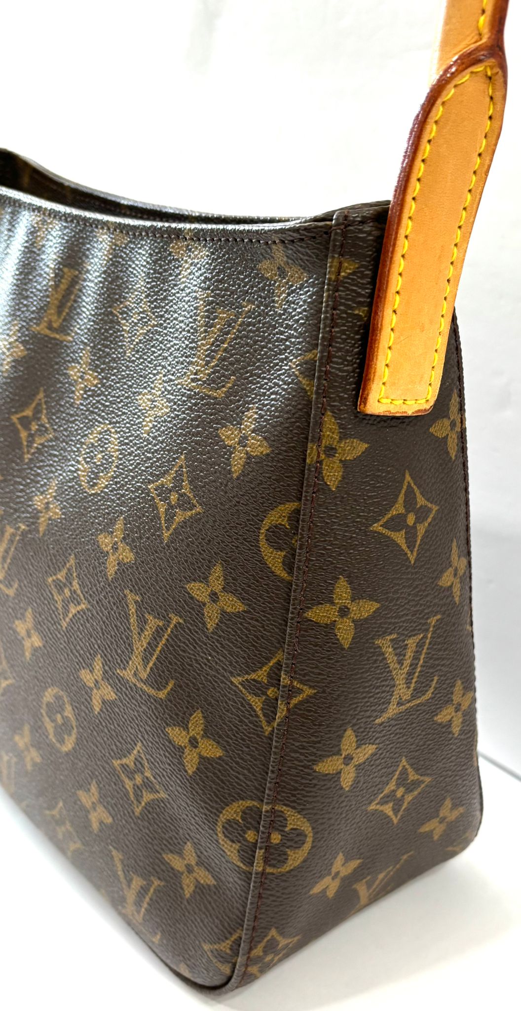 LOUIS VUITTON LOOPING MONOGRAM CANVAS MM HANDBAG