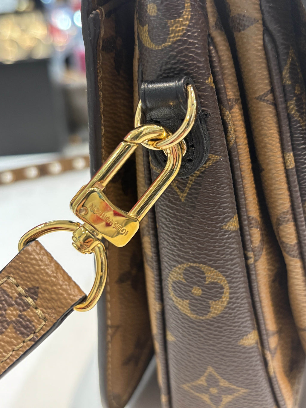 LOUIS VUITTON REVERSE MONOGRAM POCHETTE METIS BAG
